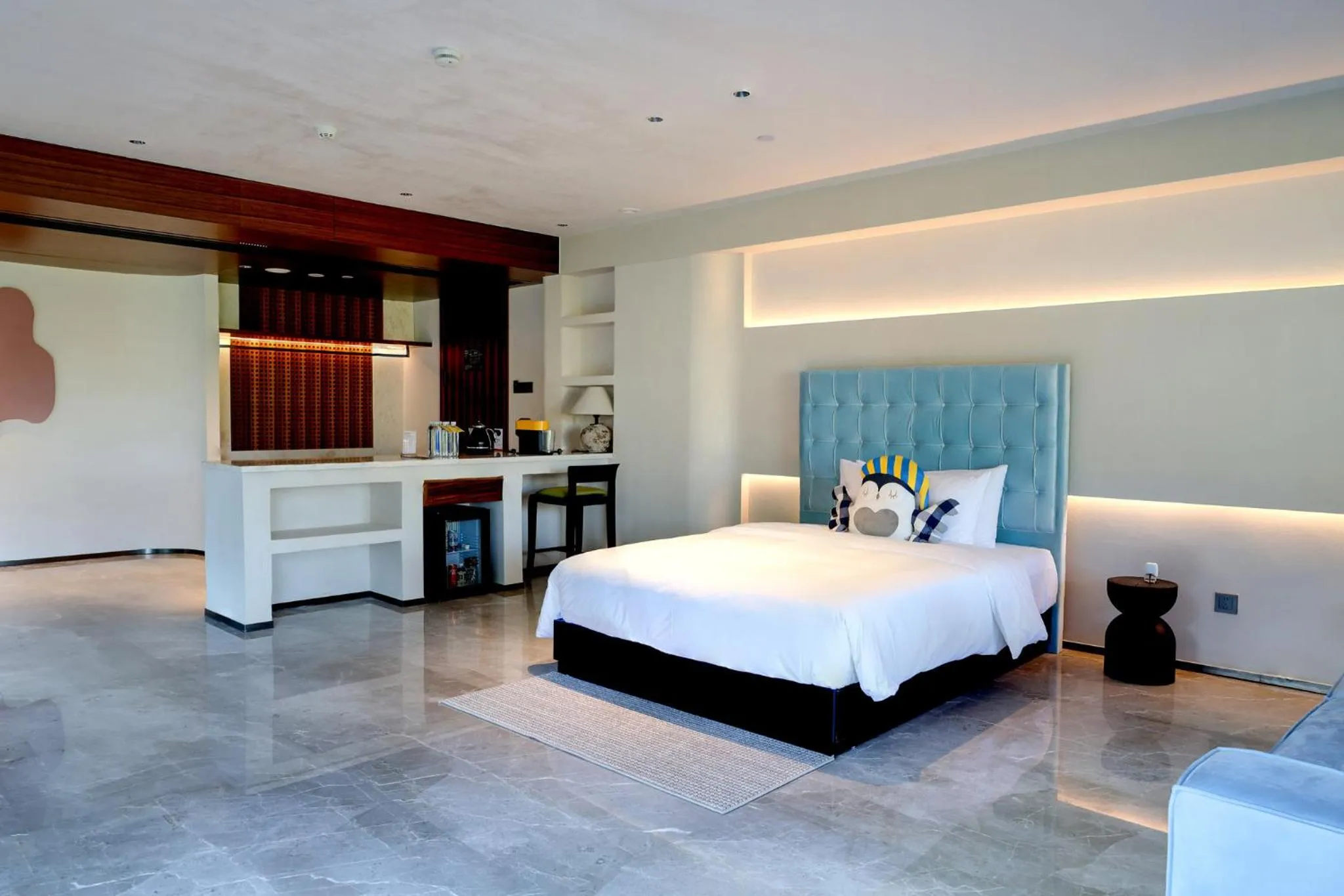 Photo of the whole room, Bed in voco Guilin Yangshuo