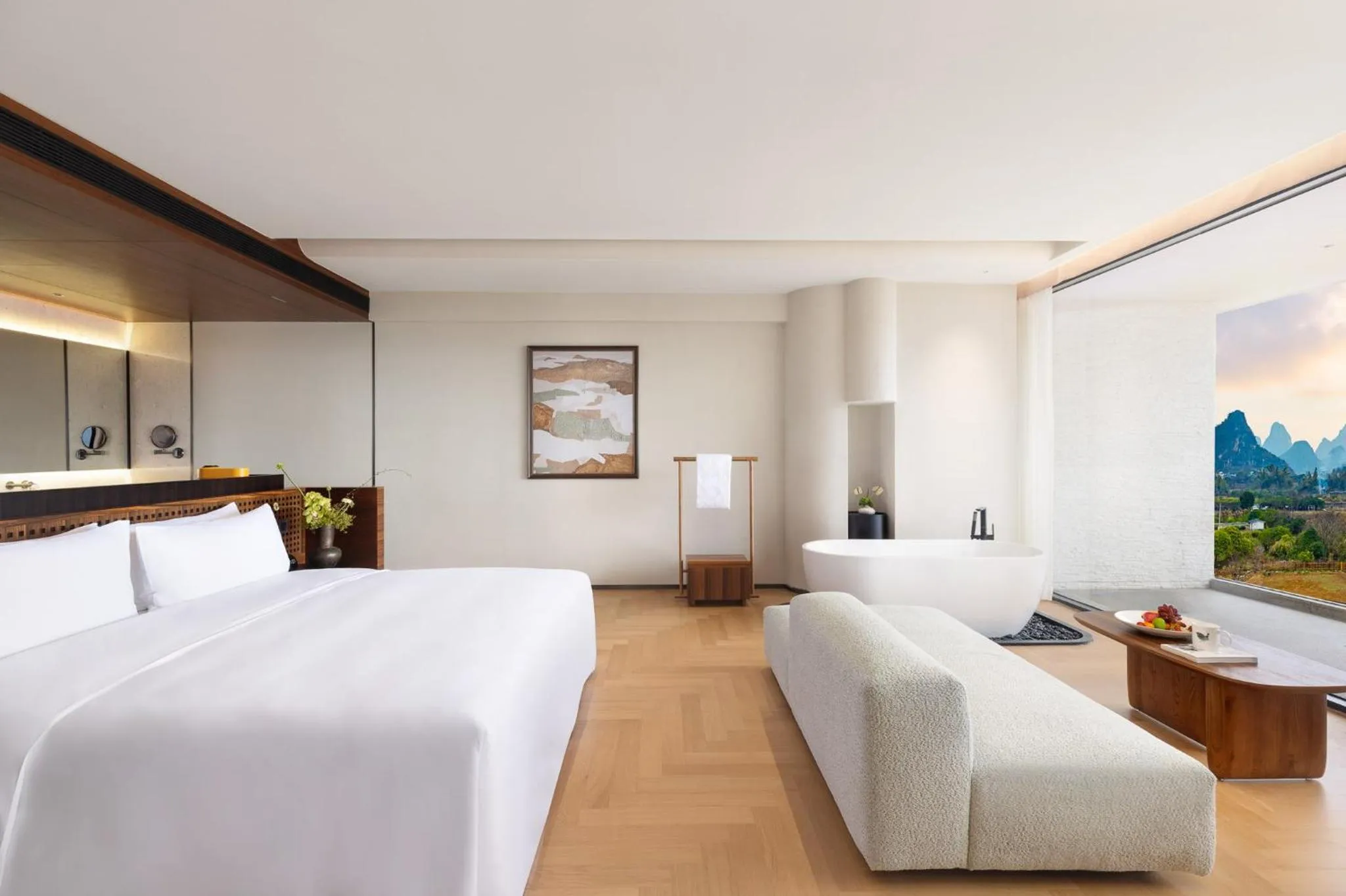 Photo of the whole room, Bed in voco Guilin Yangshuo