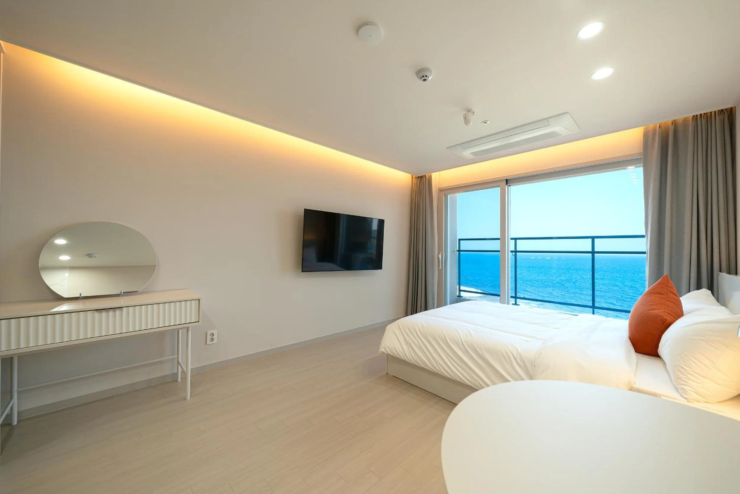 Bed in DIAMER Hotel Sokcho by AankStay