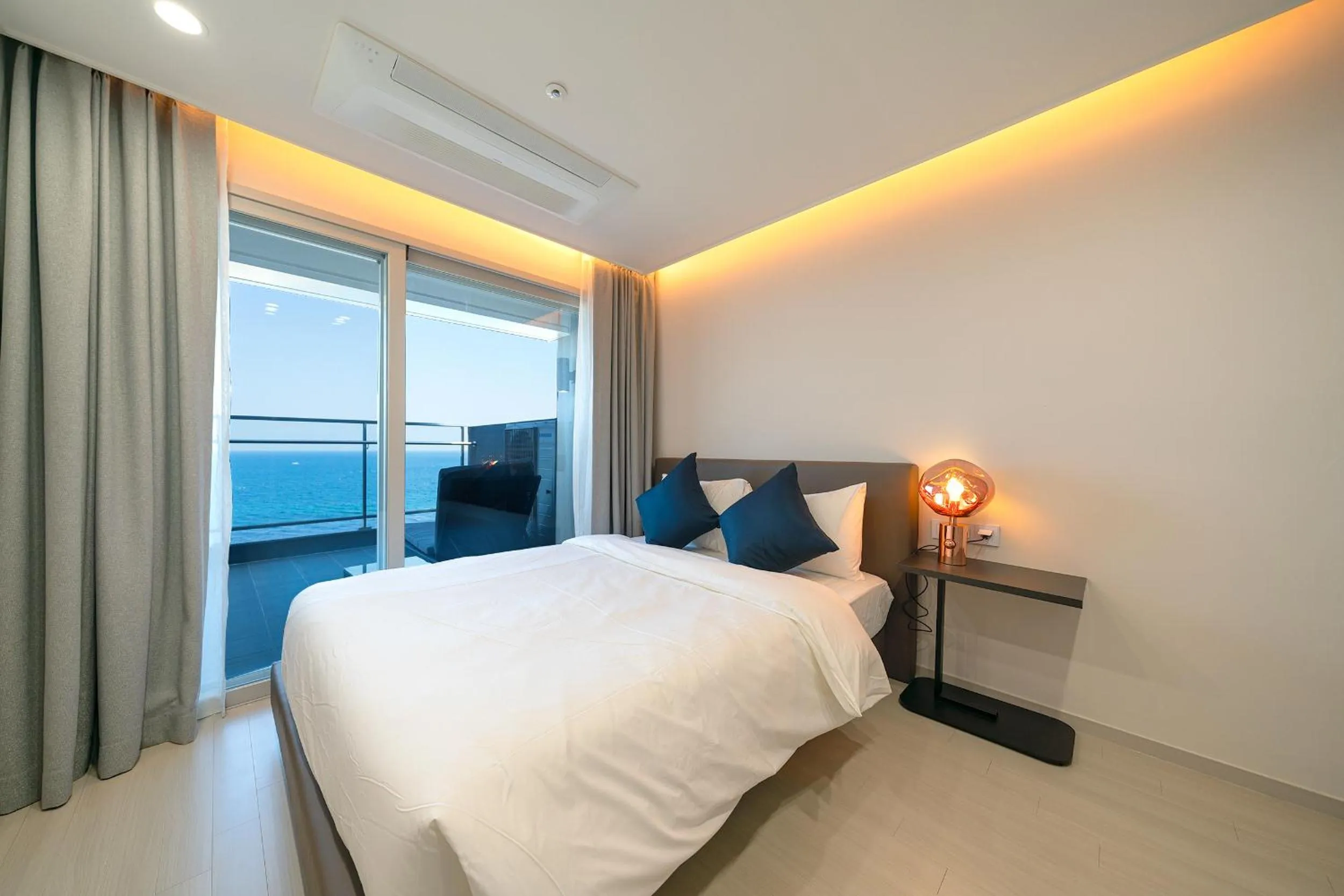 Bed in DIAMER Hotel Sokcho by AankStay