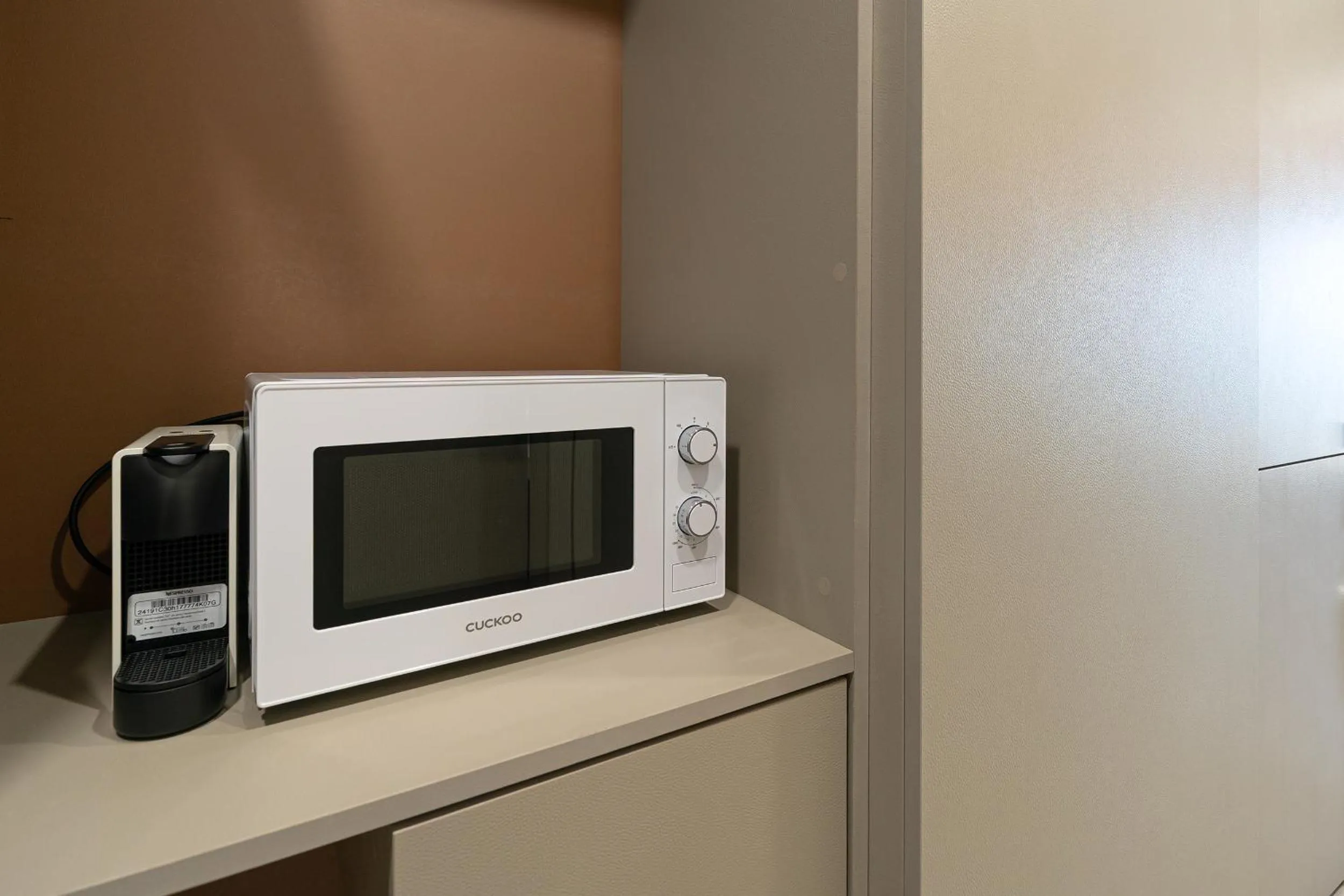 microwave in DIAMER Hotel Sokcho by AankStay