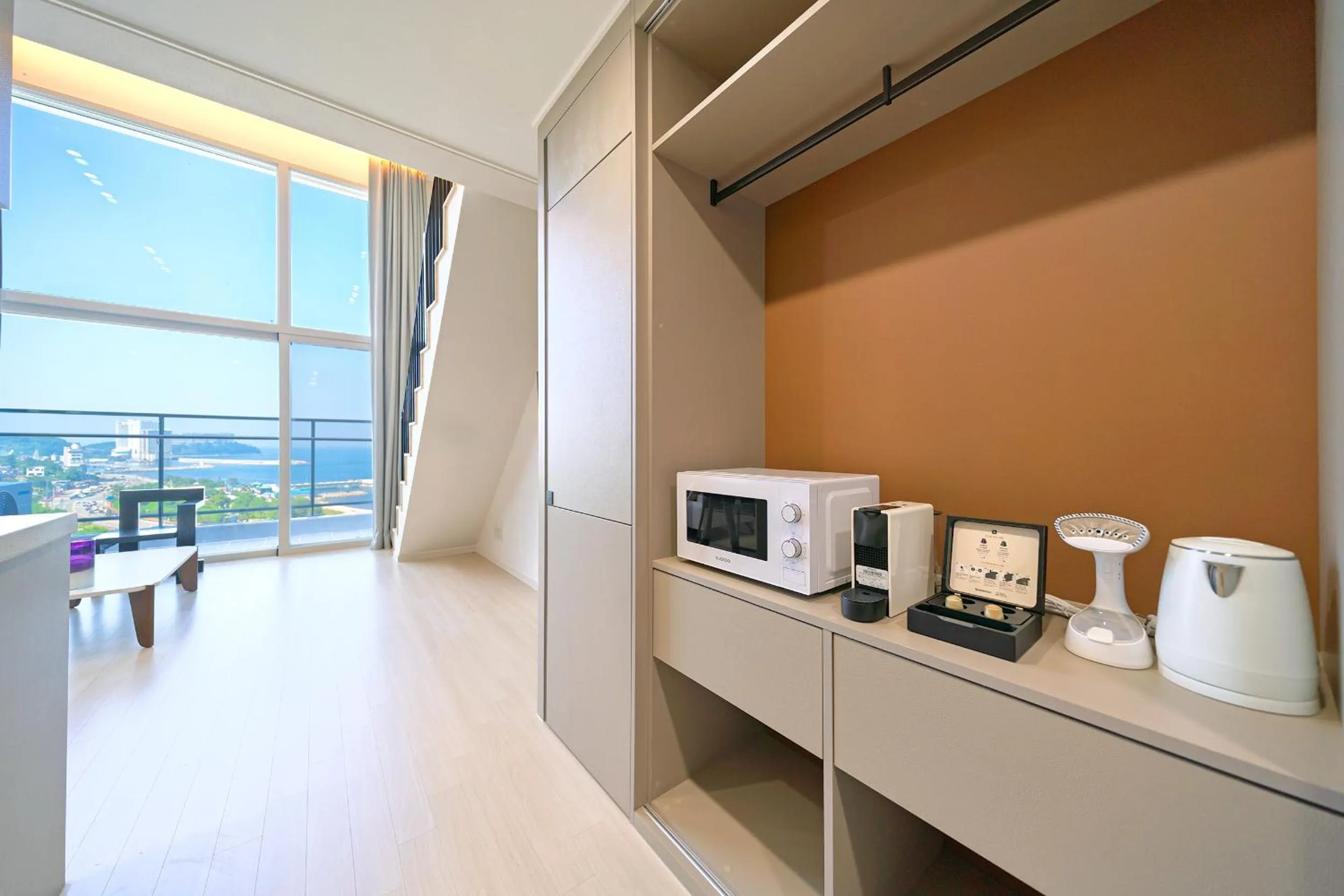 Coffee/tea facilities in DIAMER Hotel Sokcho by AankStay