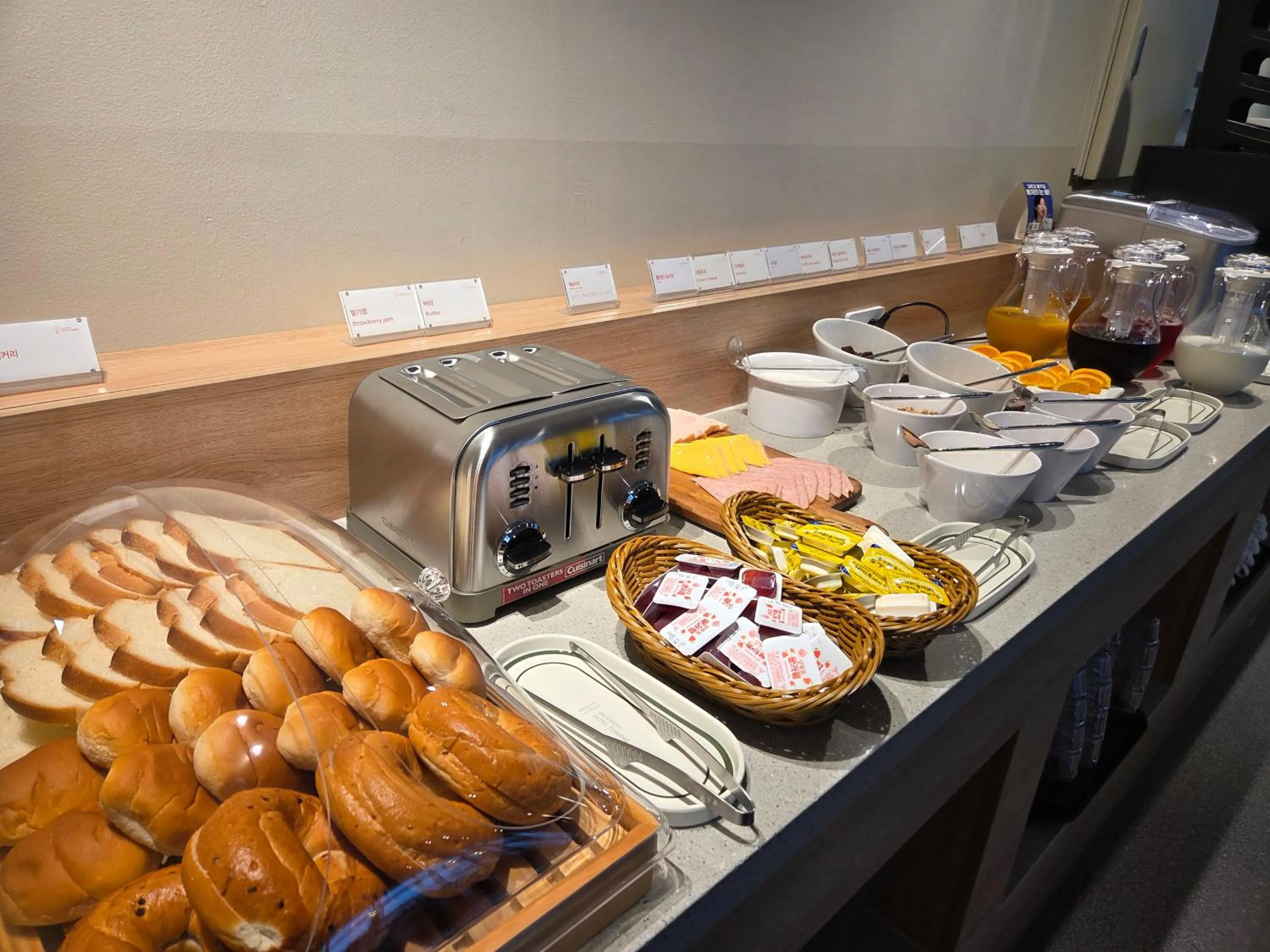 Buffet breakfast in DIAMER Hotel Sokcho by AankStay