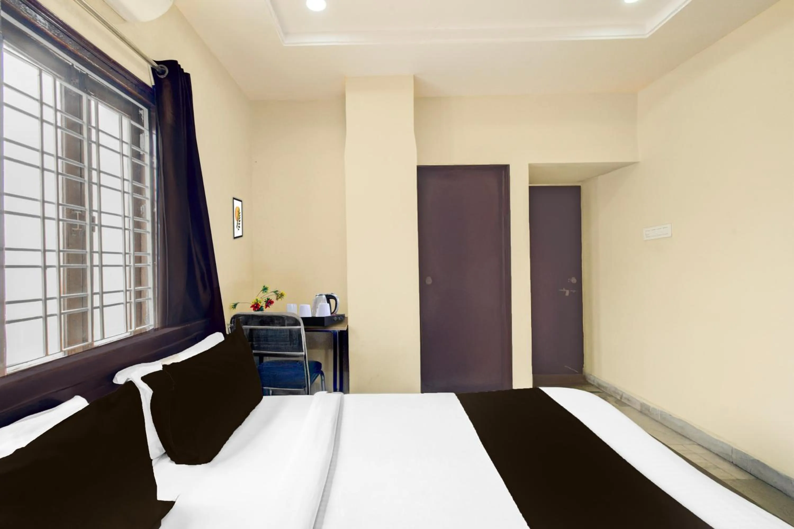 Bedroom, Bed in Super Collection O Kothapet Near Omini Hospital