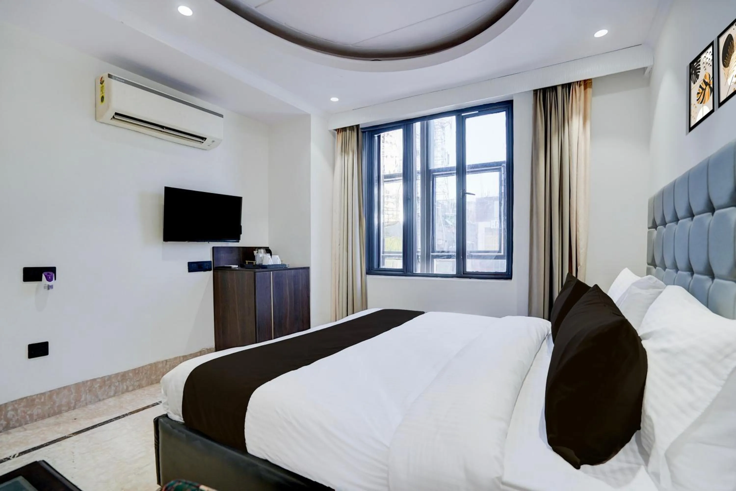 Classic Triple Room - single occupancy in Super Townhouse Karol Bagh Formerly Hotel Unistar