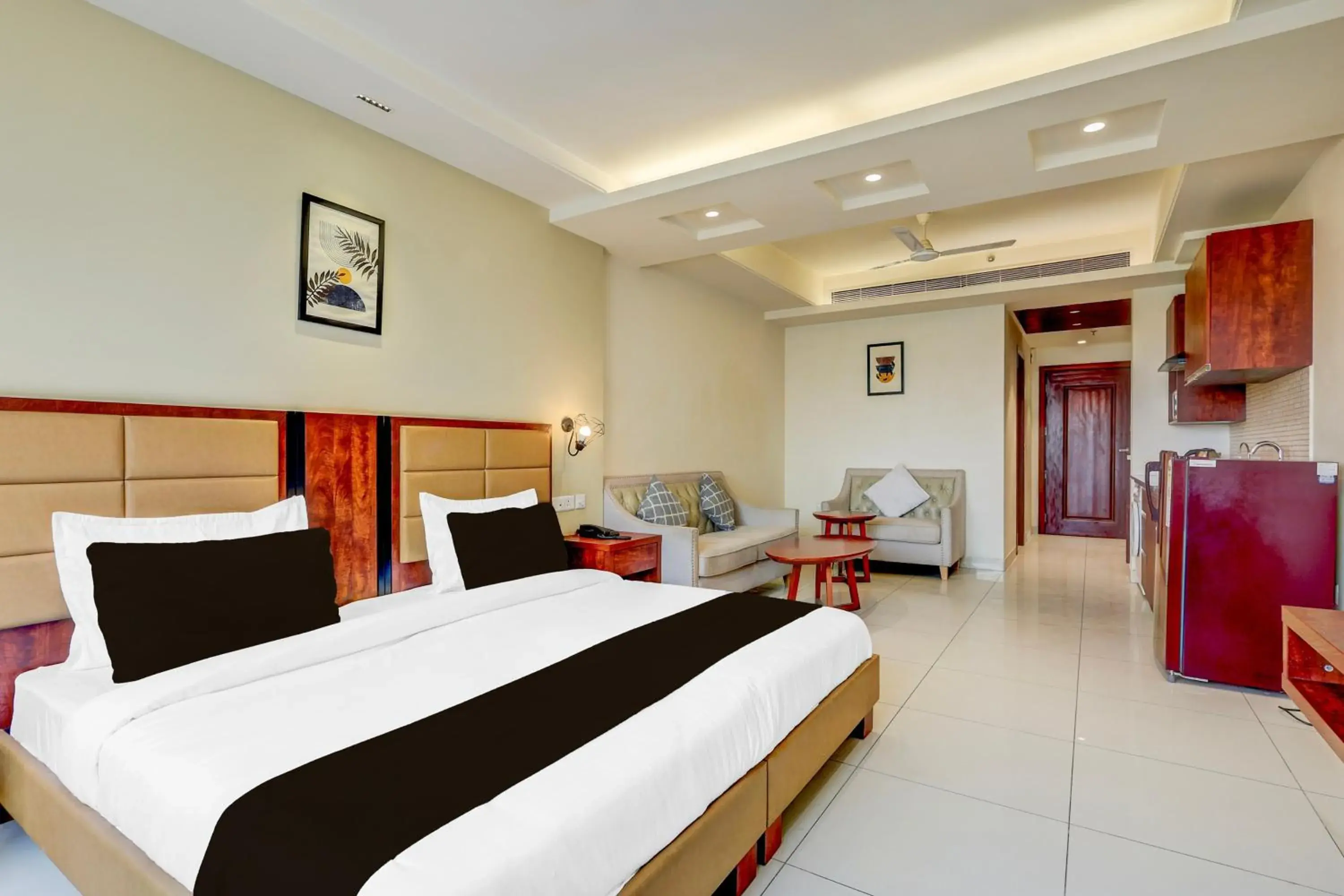 Double Room with Balcony - single occupancy in Super Townhouse Oak Sector 39 Medanta Double Room with Balcony - single occupancy in Super Townhouse Oak Sector 39 Medanta