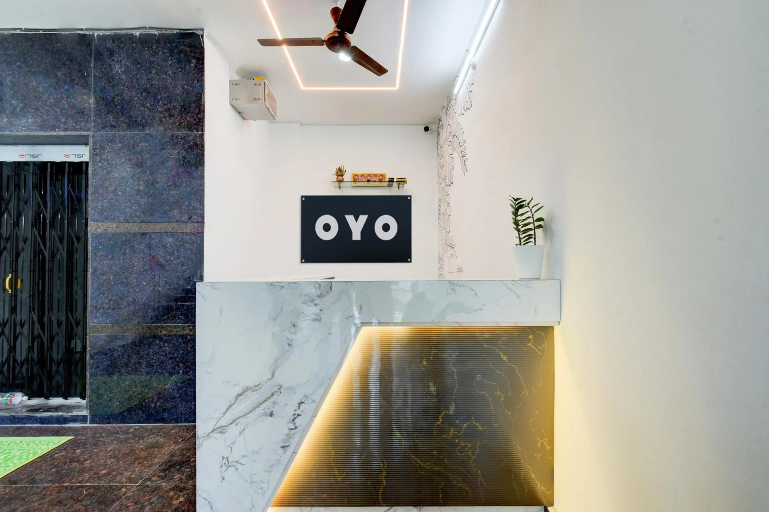 Lobby or reception in Hotel O Nayati Grand