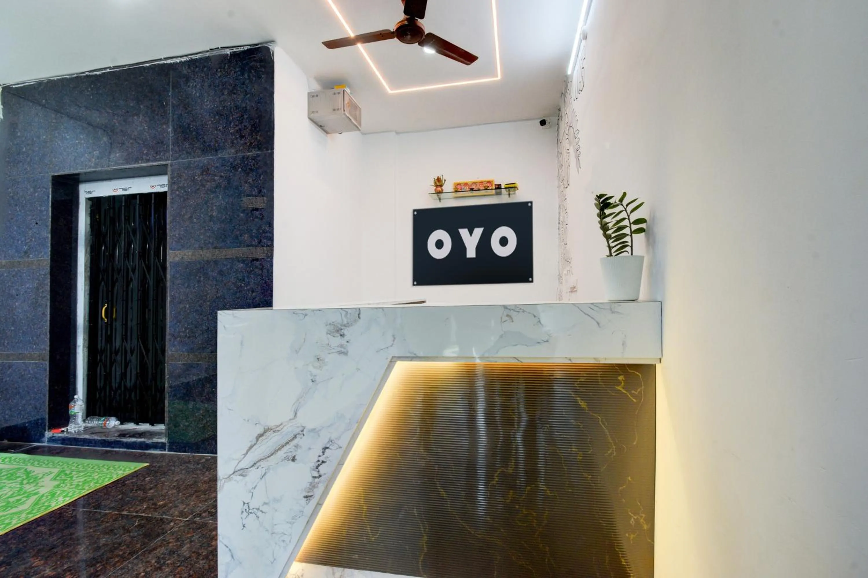 Lobby or reception in Hotel O Nayati Grand