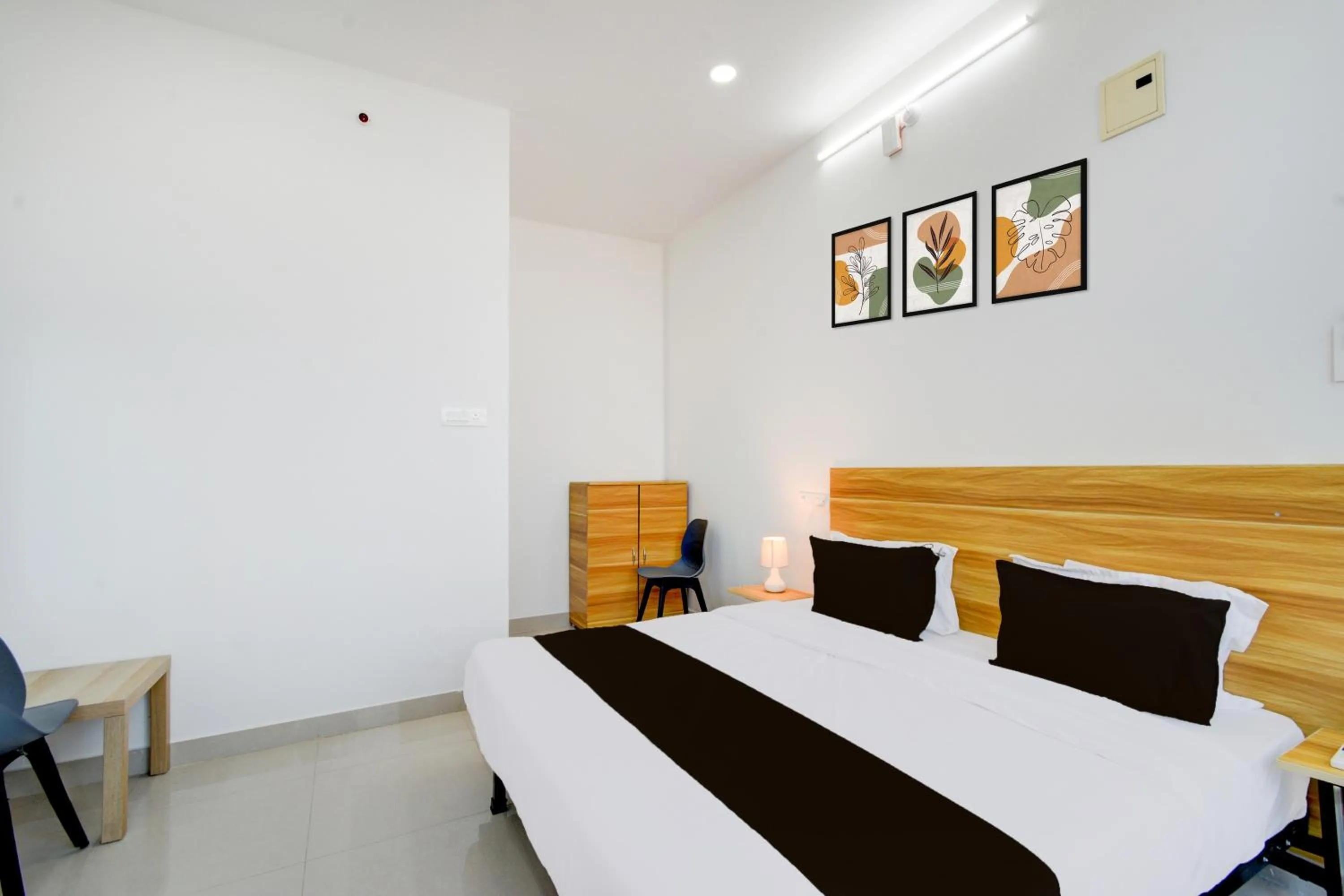 Bedroom, Bed in Hotel O Nayati Grand