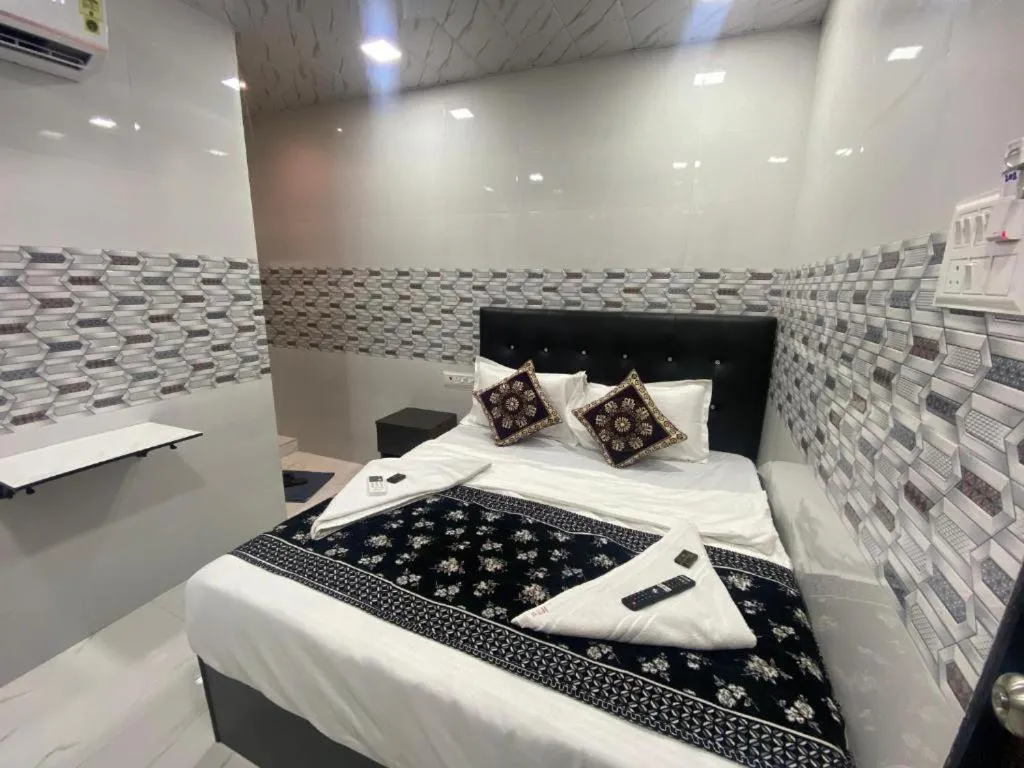 Bedroom, Bed in Hotel O Sai Residency