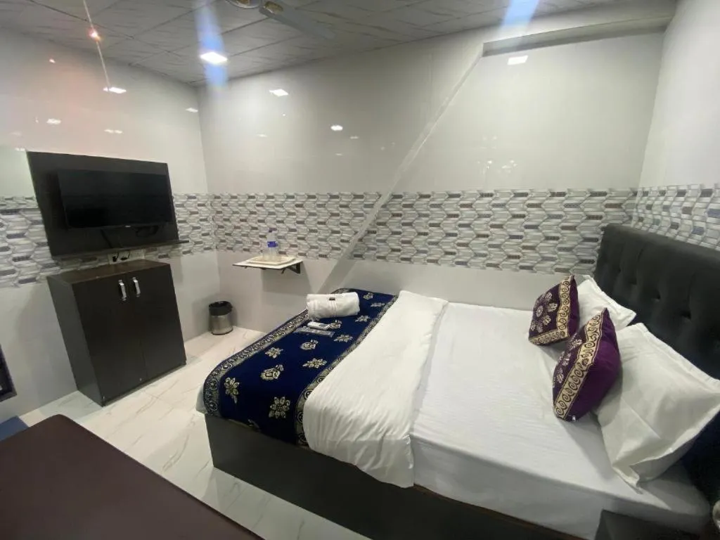 Bedroom, Bed in Hotel O Sai Residency