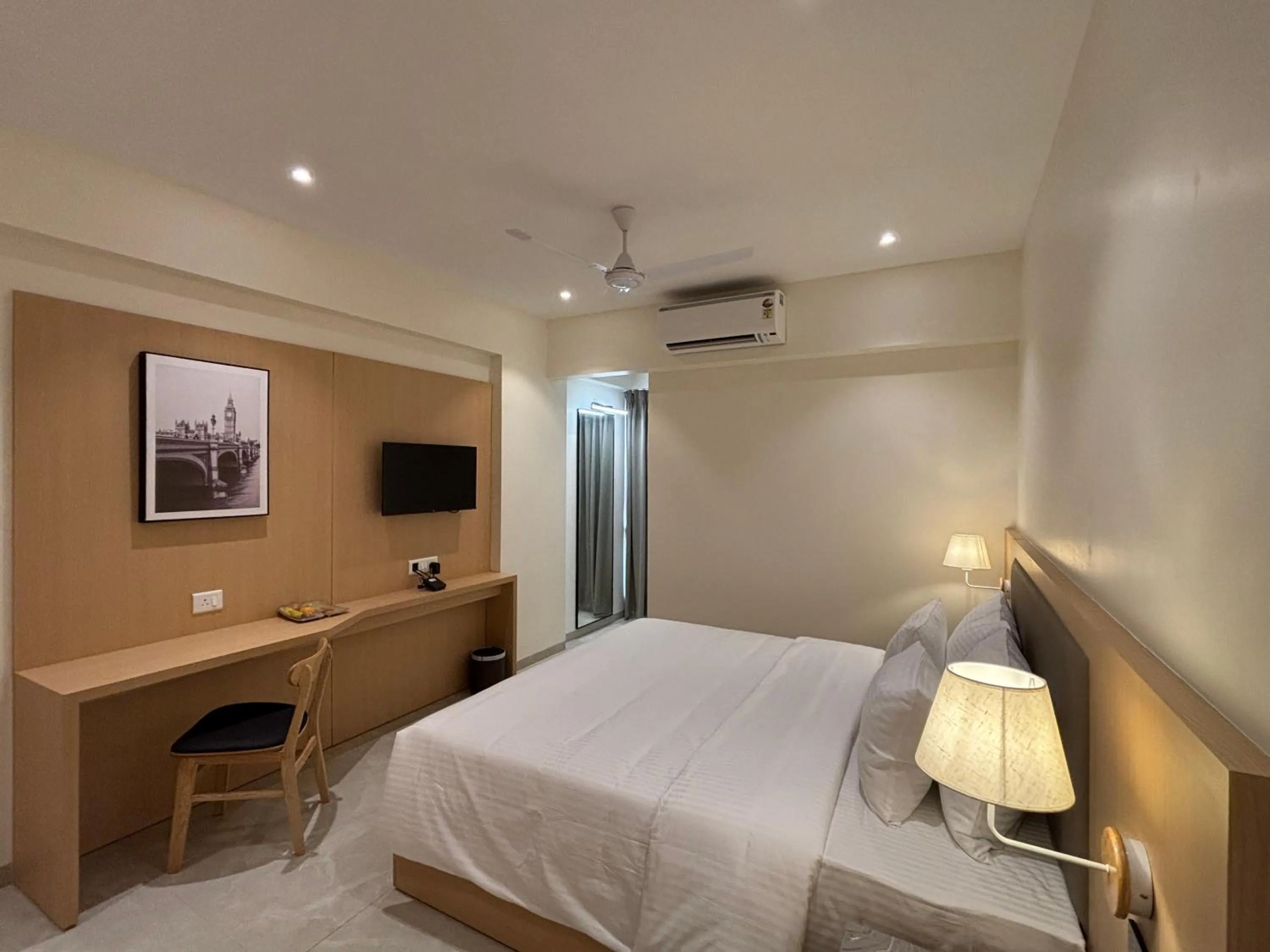 Bed in Mastiff Hotel Hinjawadi Pune