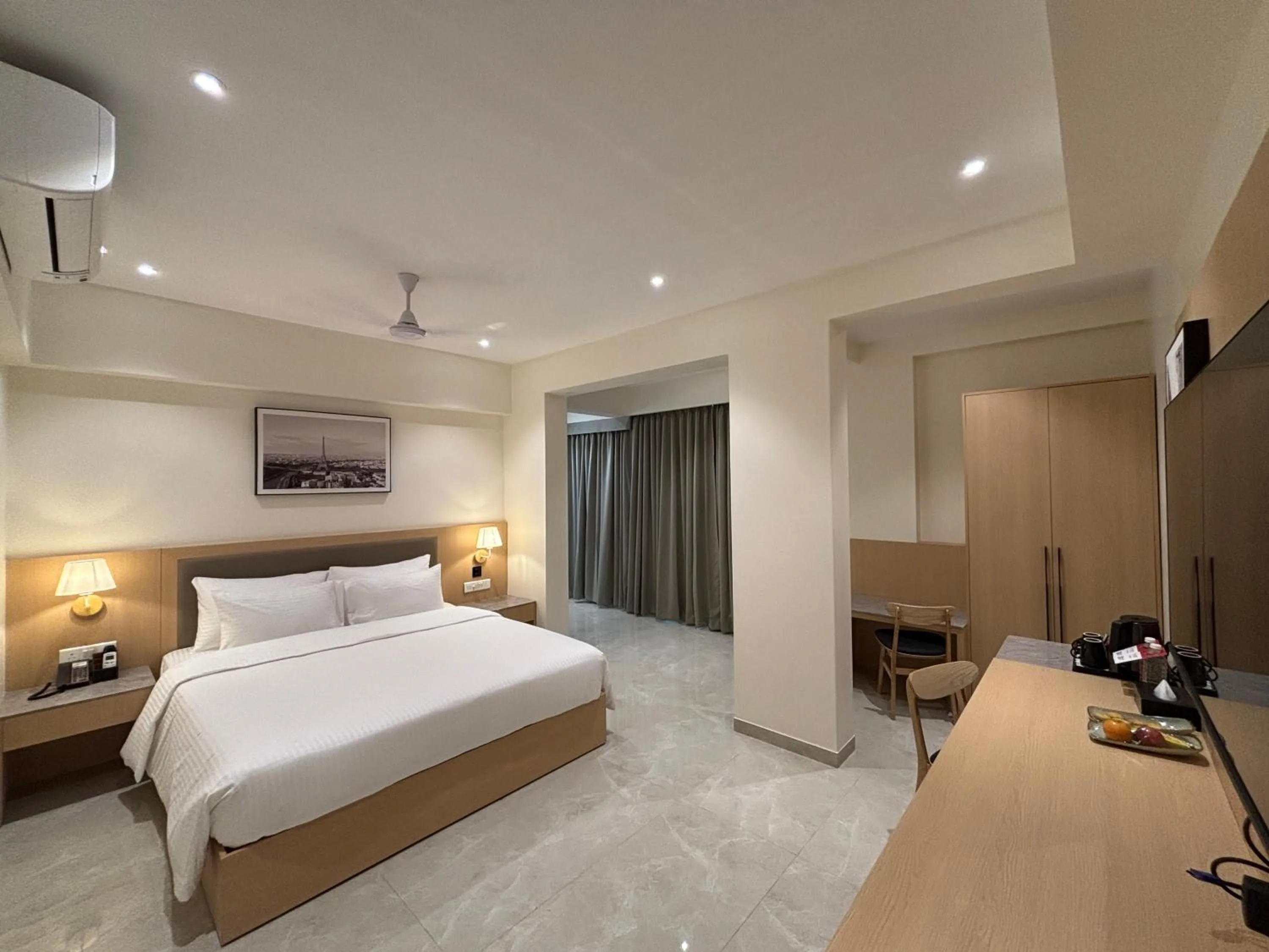 Bedroom, Bed in Mastiff Hotel Hinjawadi Pune