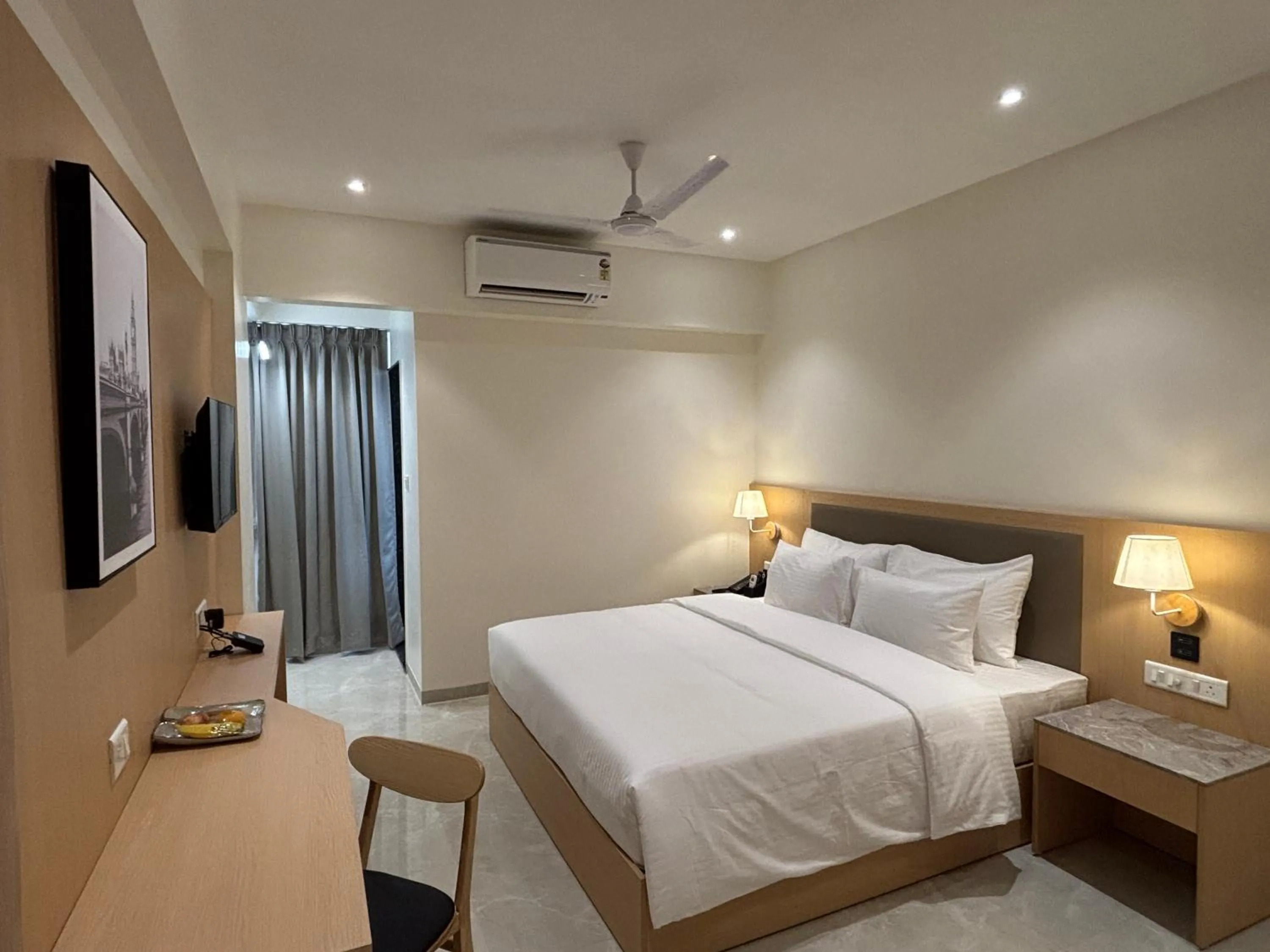 Bed in Mastiff Hotel Hinjawadi Pune