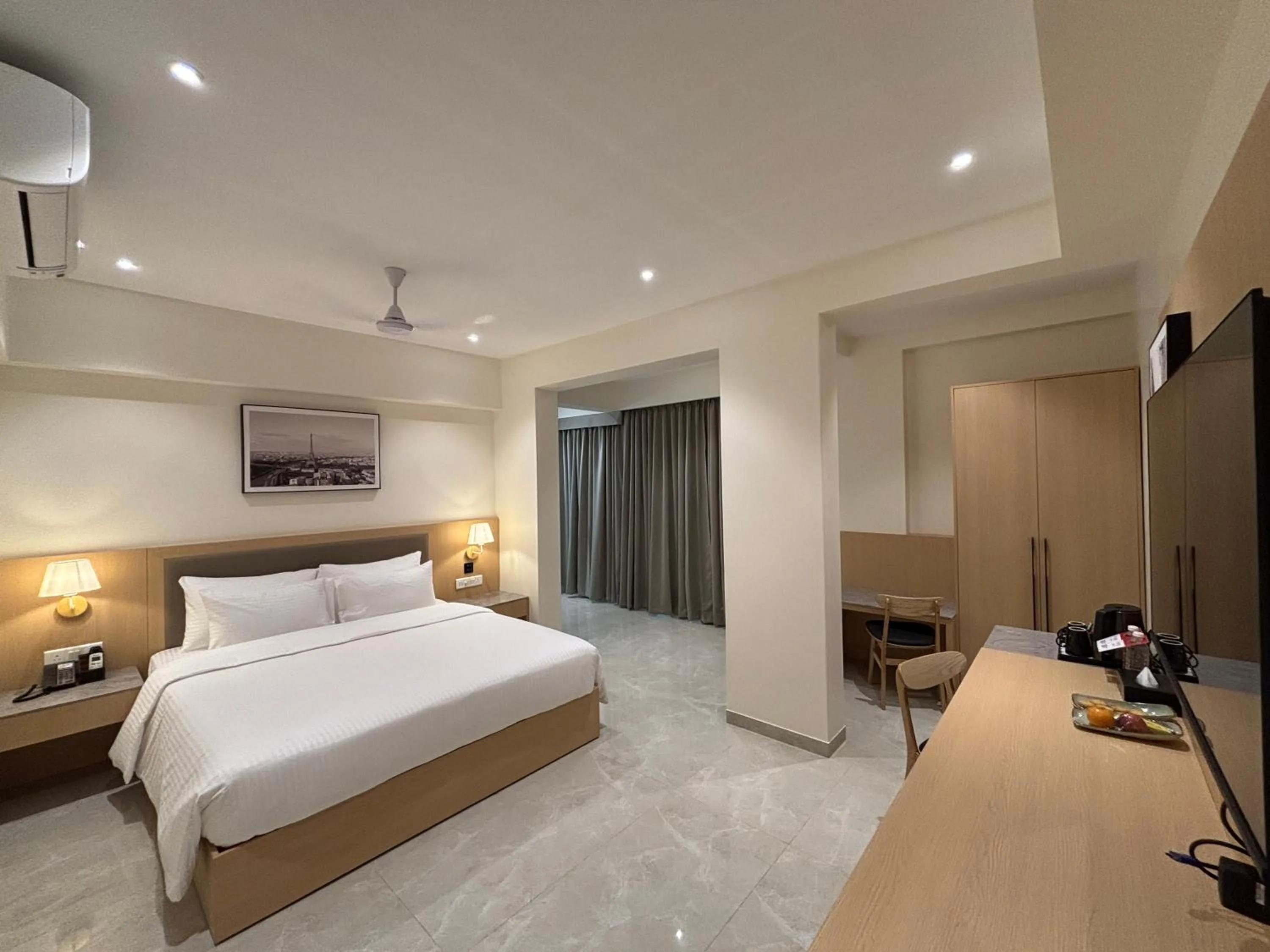 Bed in Mastiff Hotel Hinjawadi Pune