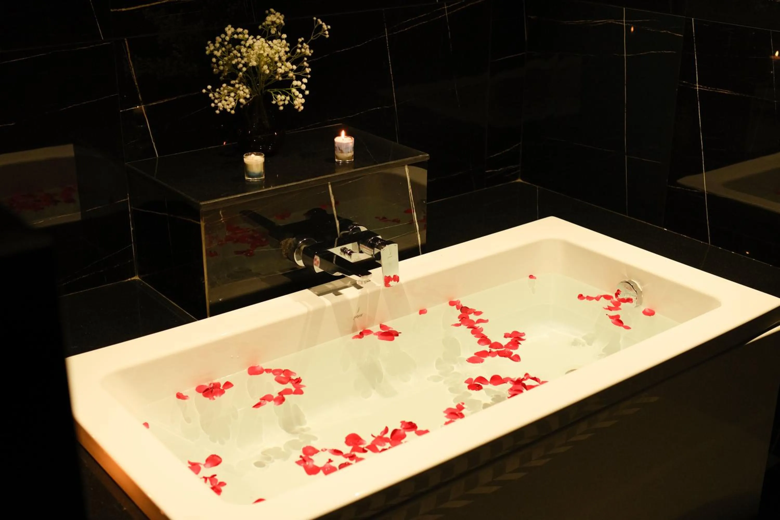 Bath in Sunstone Suites