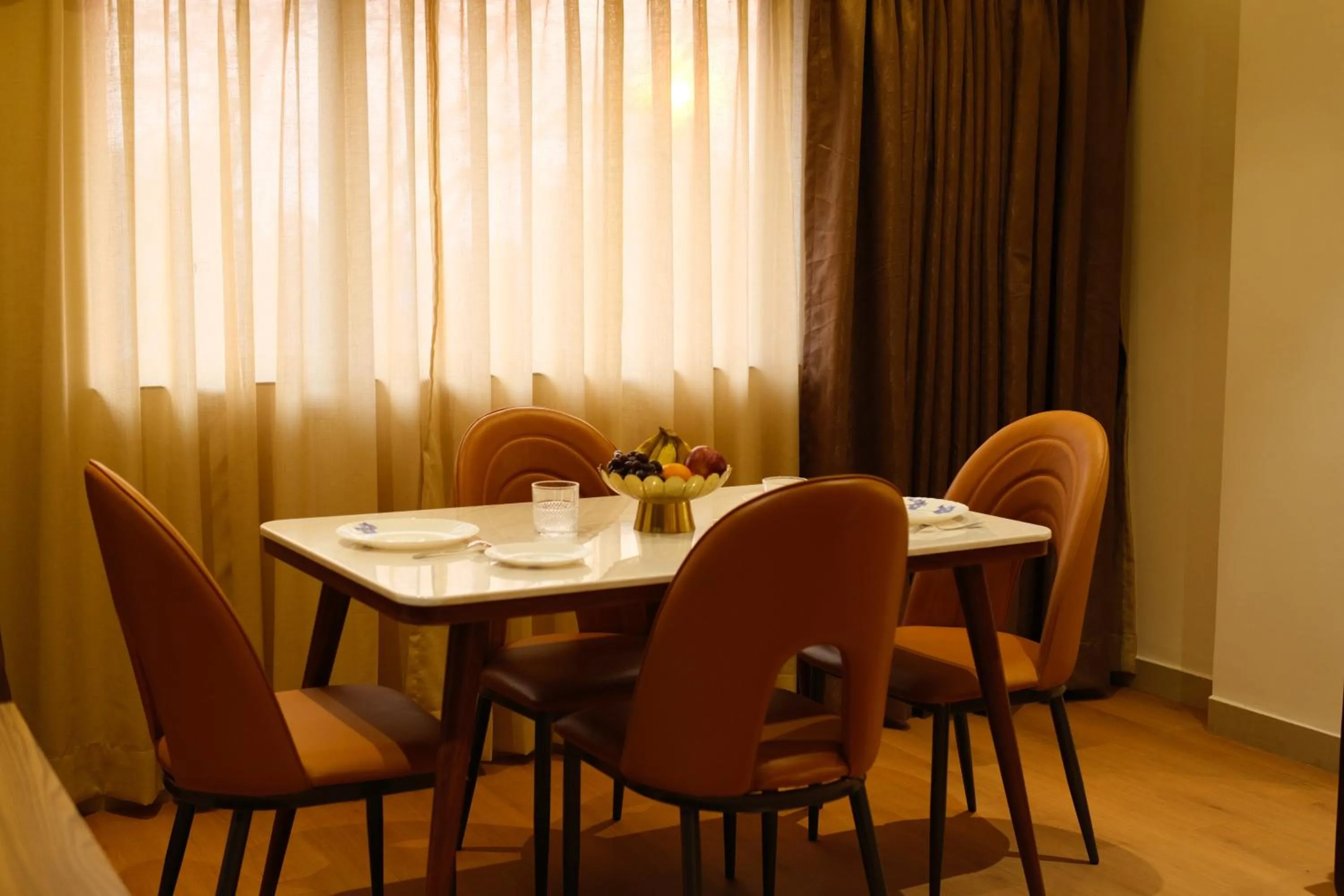 Dining area in Sunstone Suites