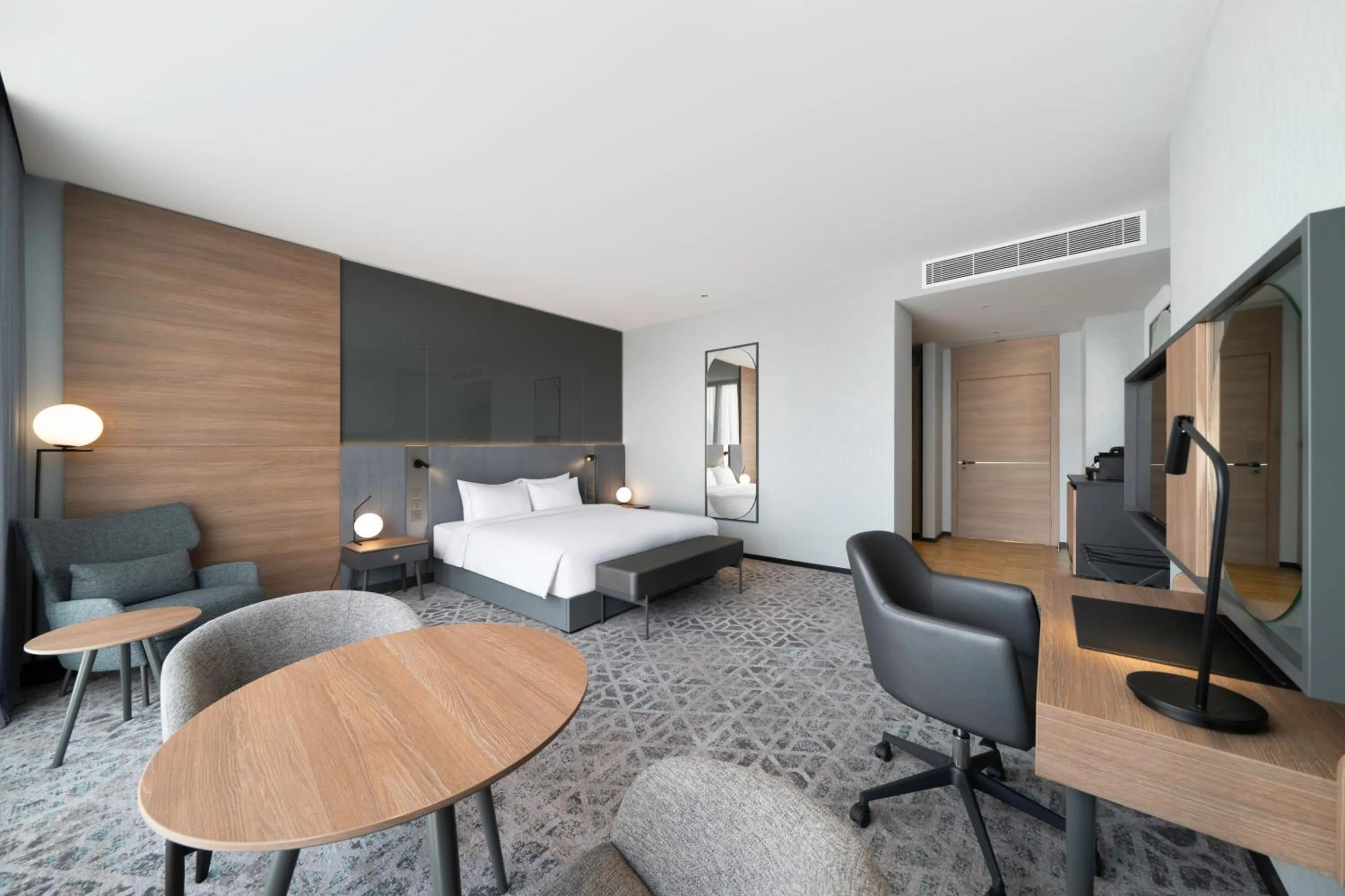 Bed in Radisson Blu Hotel, Riyadh Al Sahafa