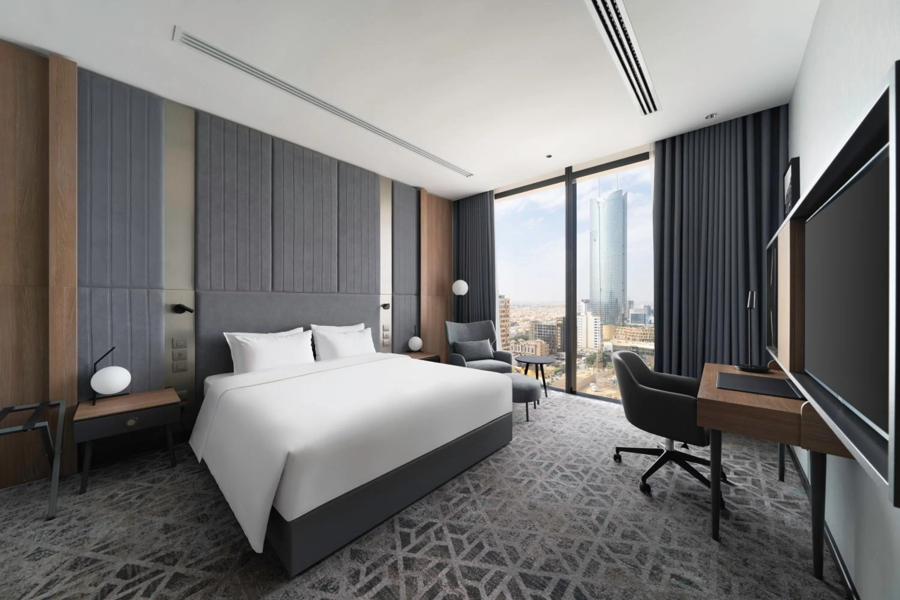 Bed in Radisson Blu Hotel, Riyadh Al Sahafa