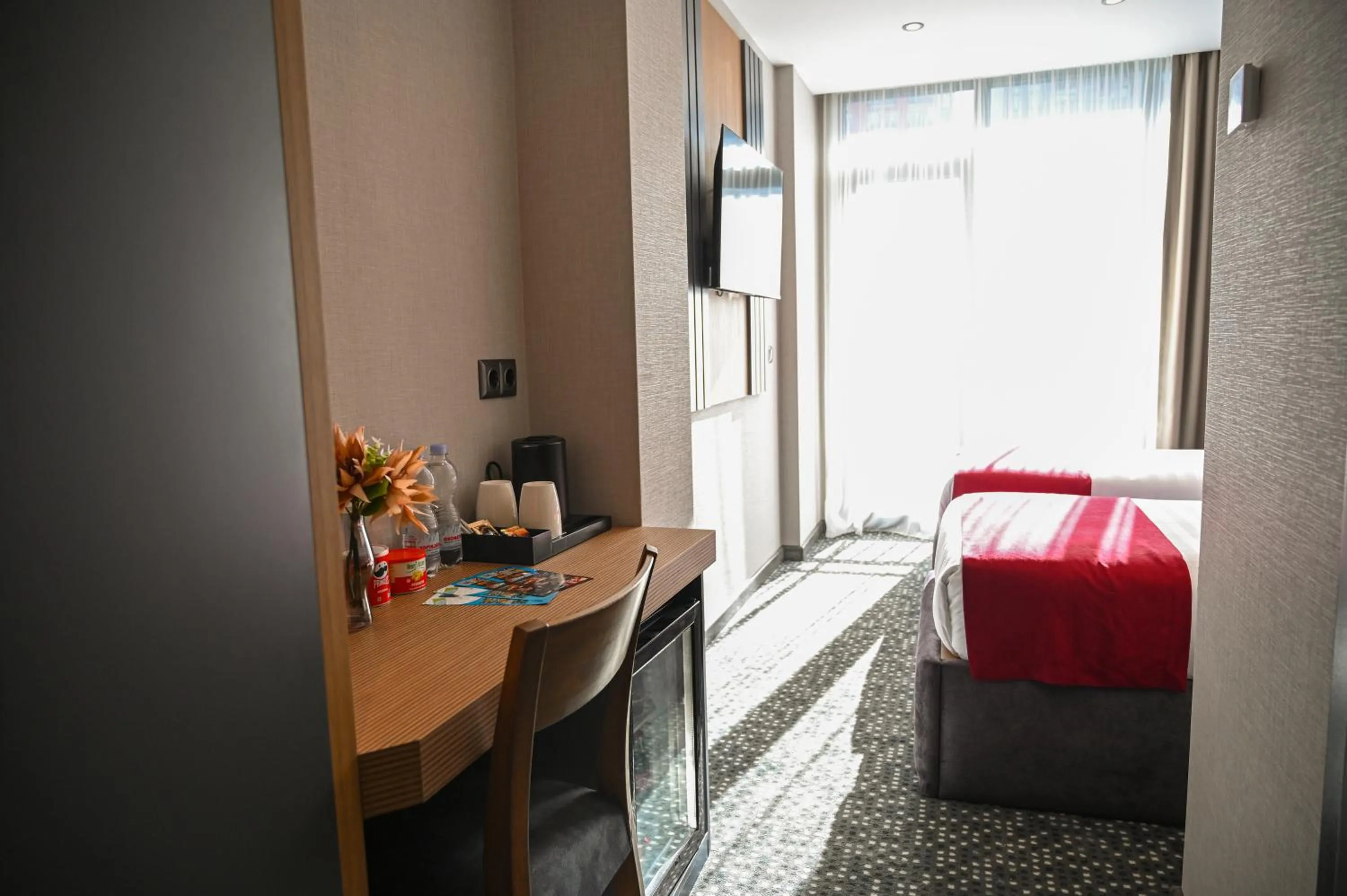 TV and multimedia, Bed in Landmark Hotel