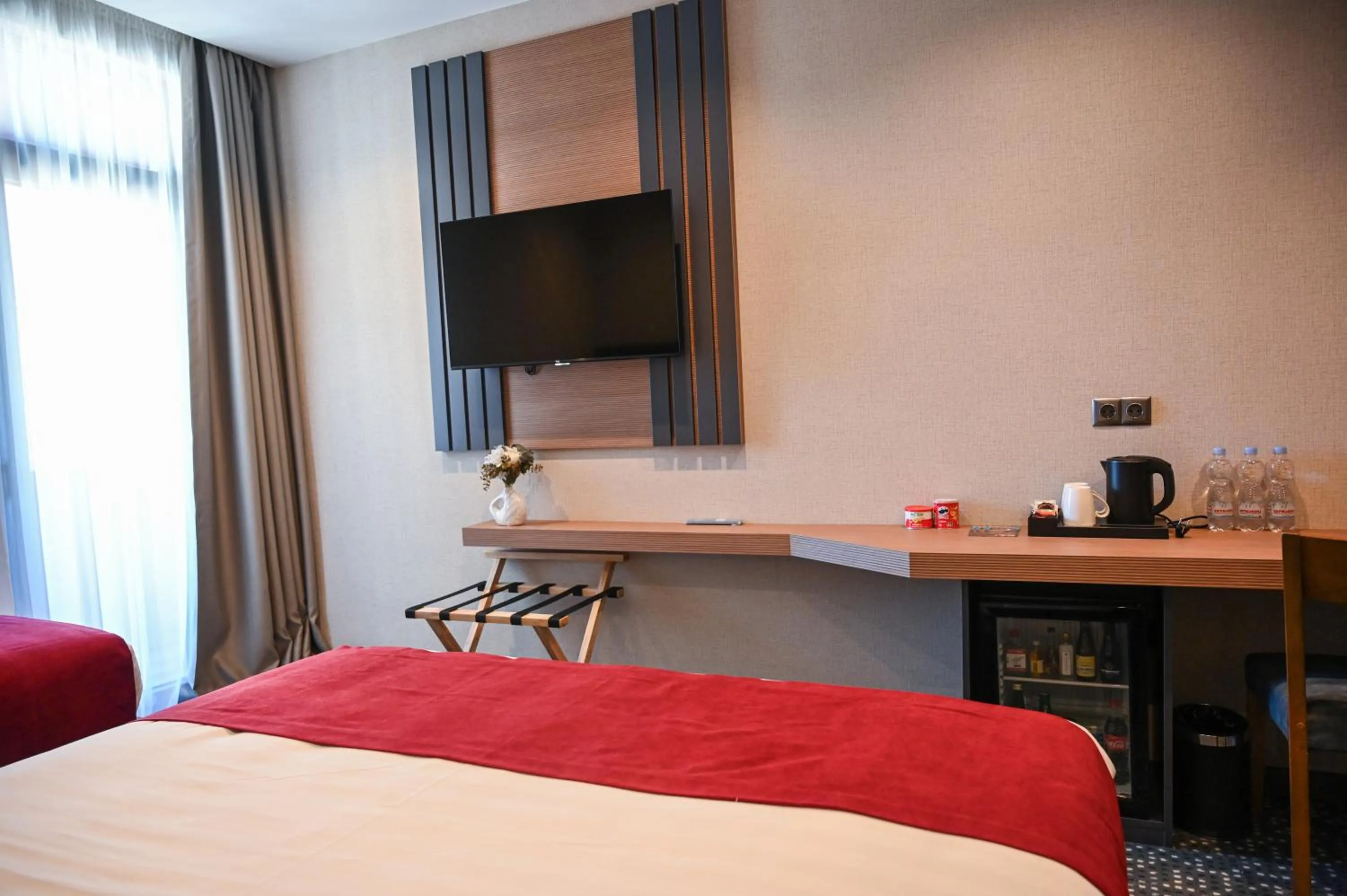 TV and multimedia, Bed in Landmark Hotel