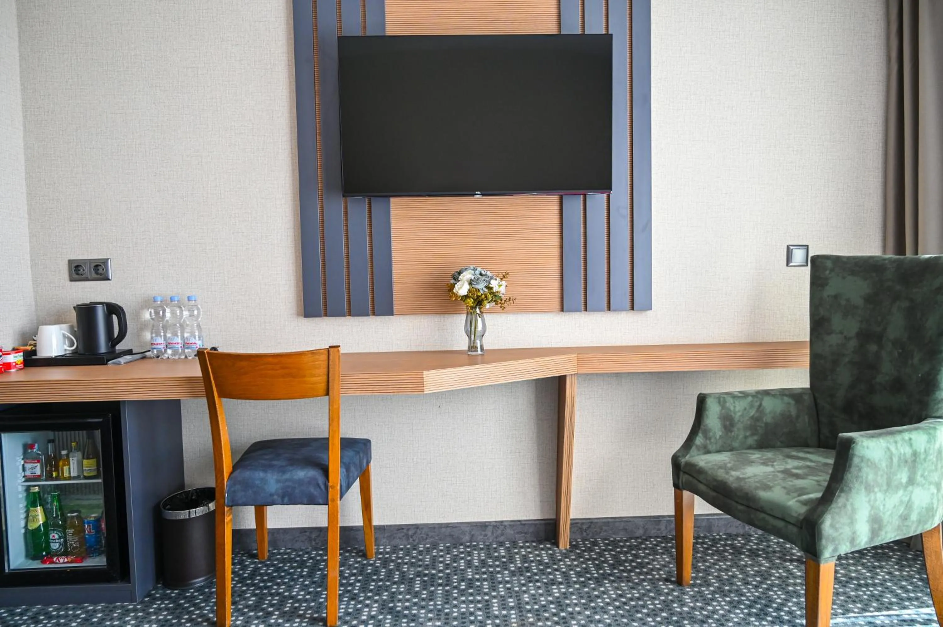 Seating area in Landmark Hotel