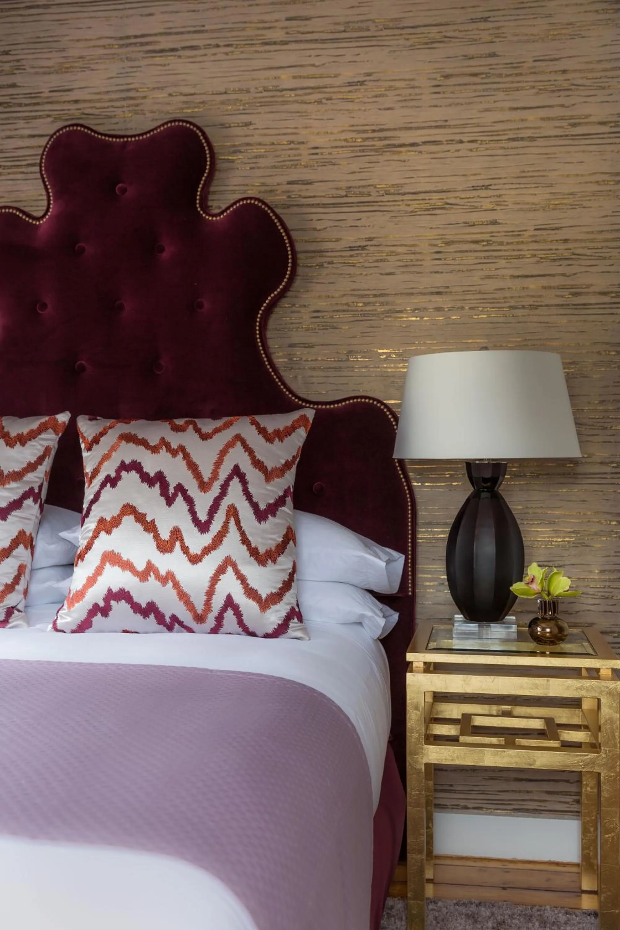 Bedroom, Bed in Gilded