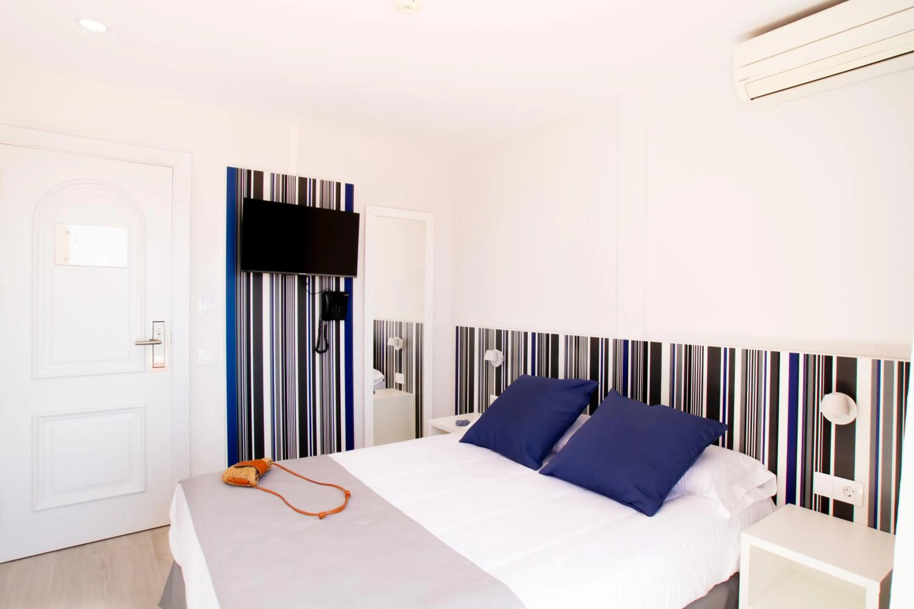 Photo of the whole room, Bed in Ibersol Sorra d'Or