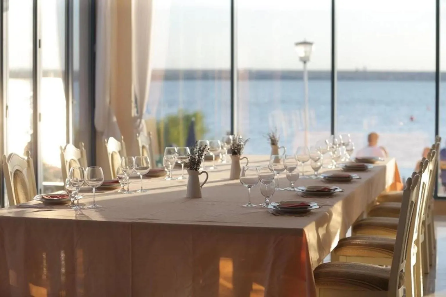 Restaurant/places to eat in Hotel Scandinavia