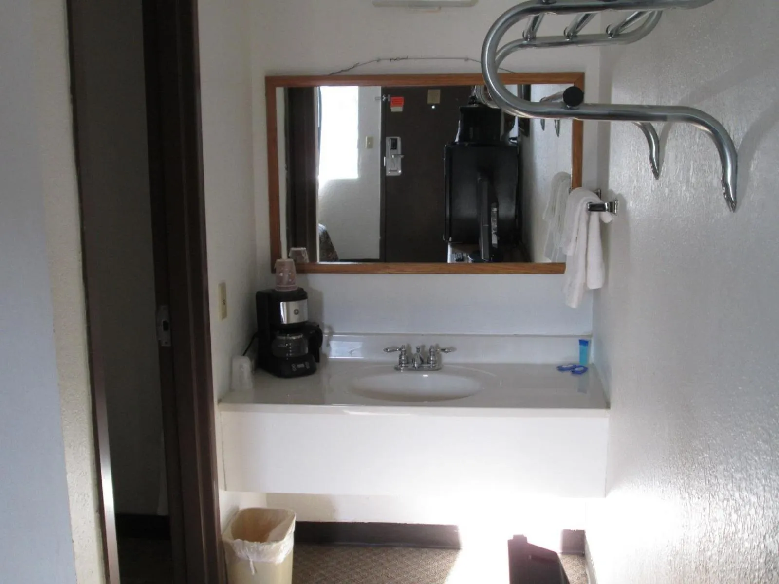 Coffee/tea facilities in Motel 10