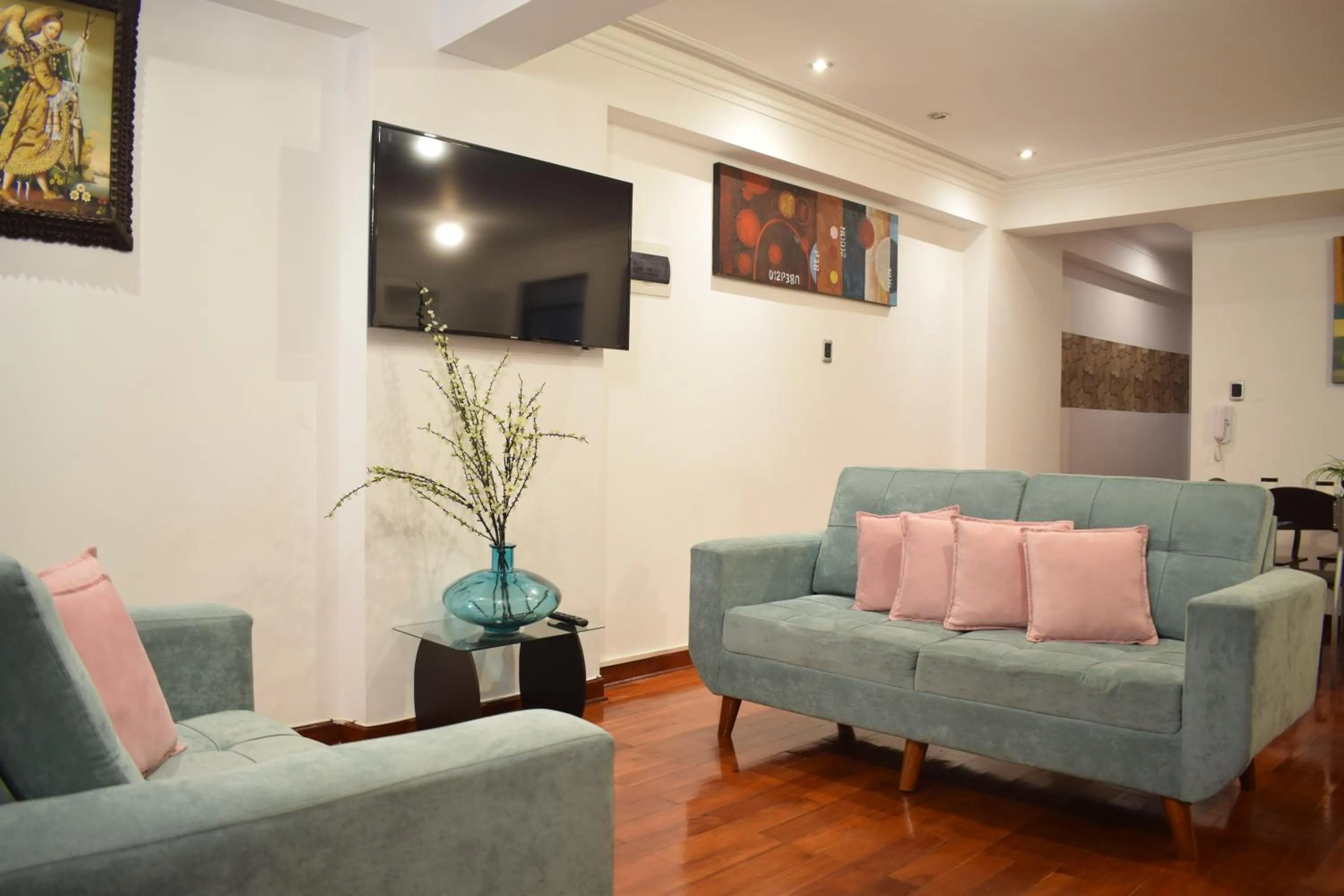 TV and multimedia in RHOUSE Cusco