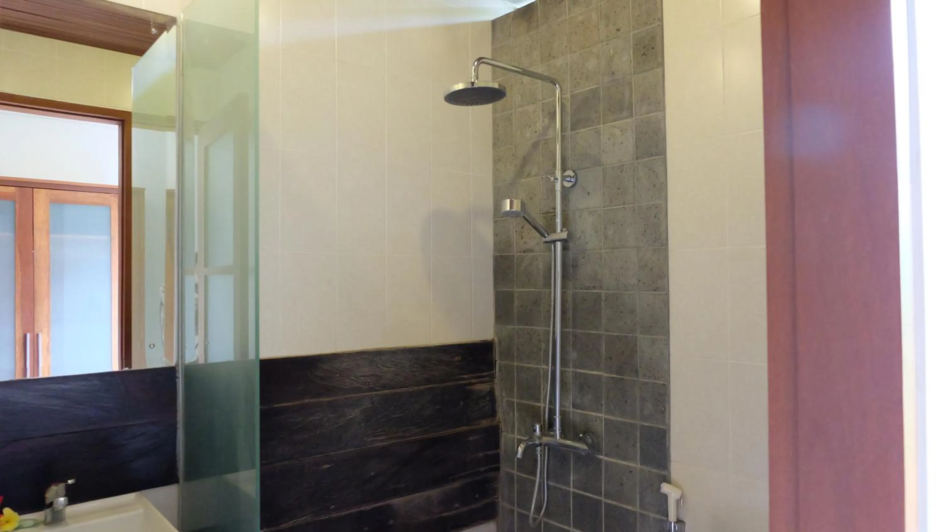 Shower in Semarandana Bedrooms and Pool
