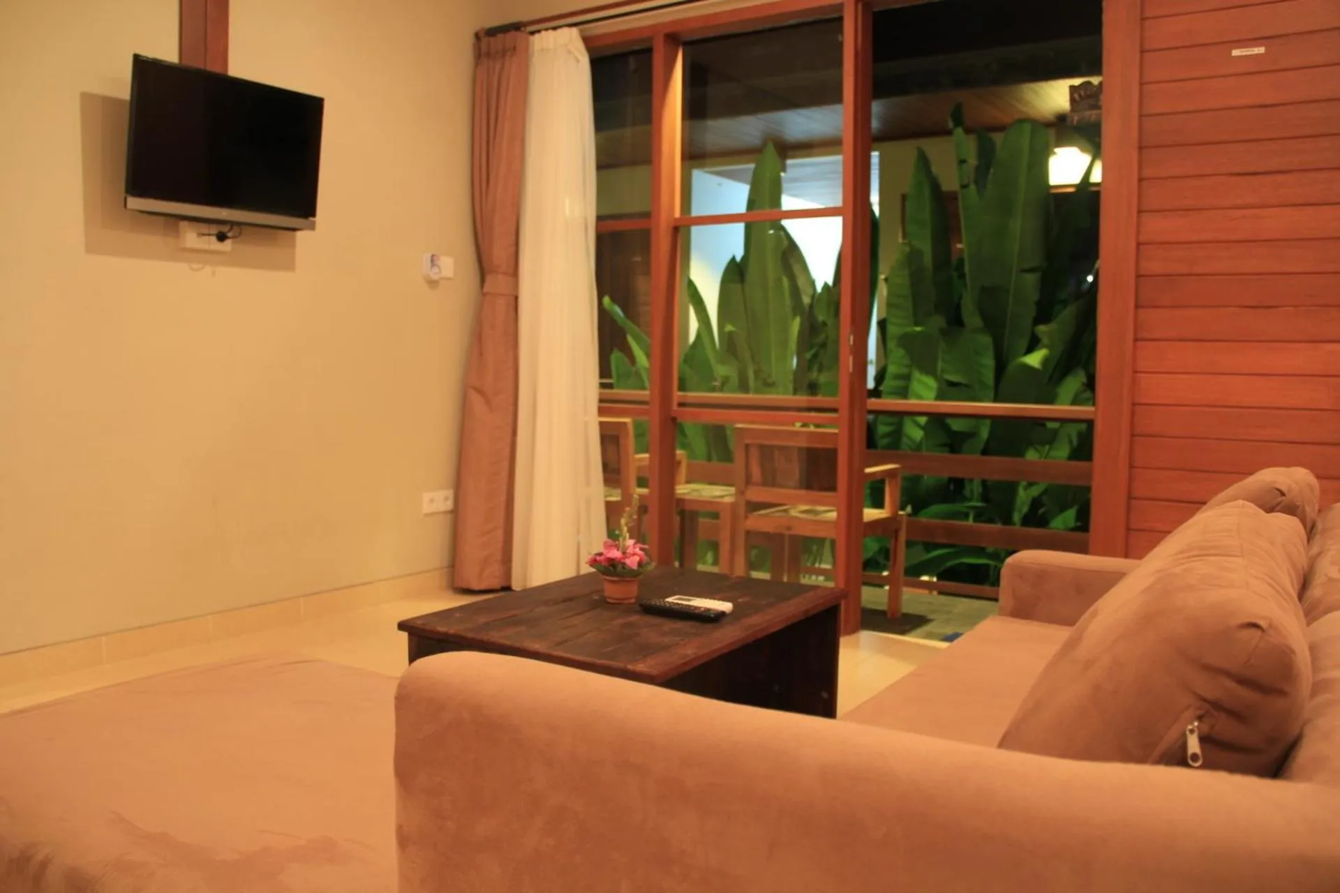 Communal lounge/ TV room in Semarandana Bedrooms and Pool