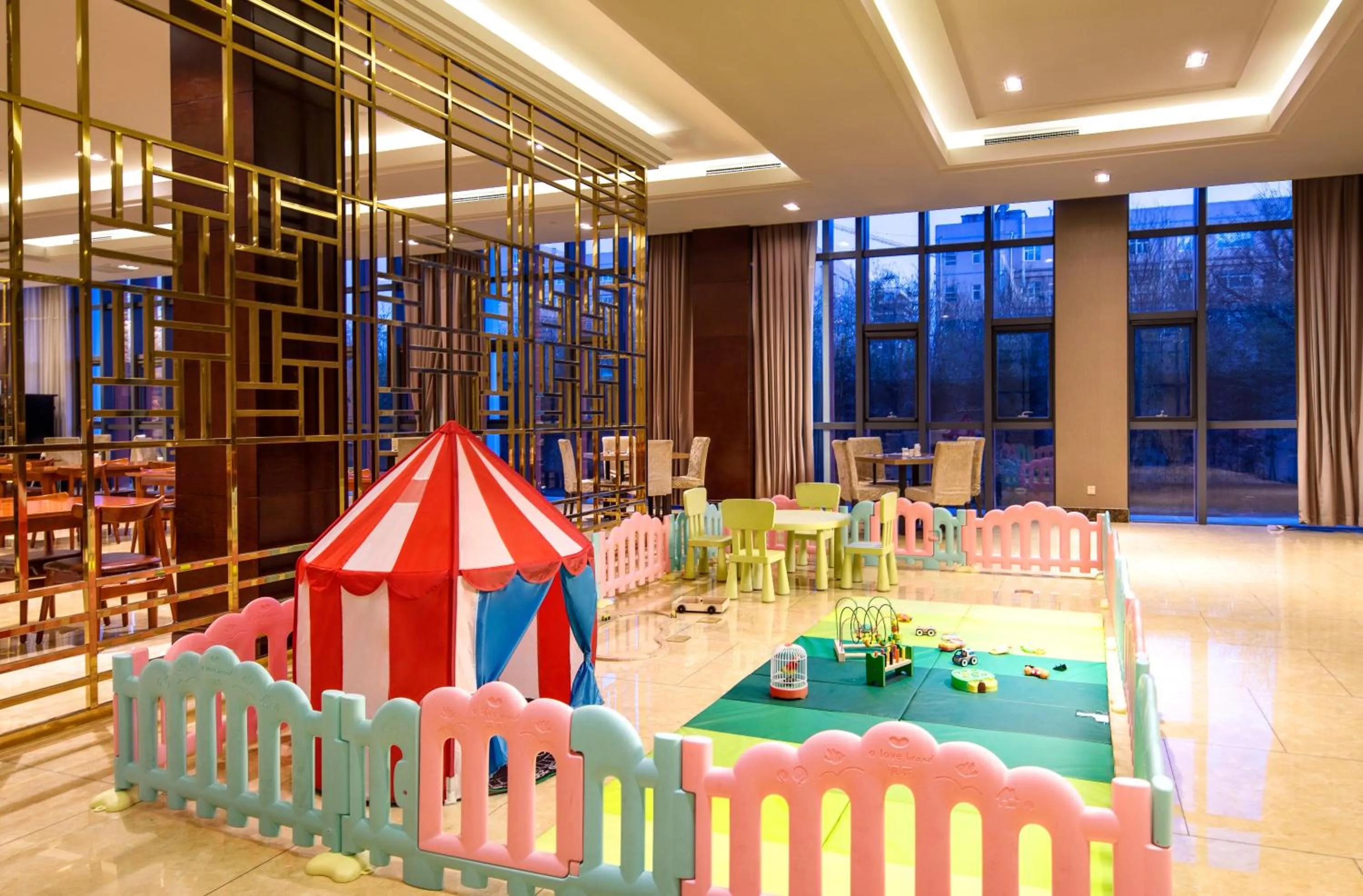 Area and facilities in Holiday Inn Beijing Airport Zone by IHG