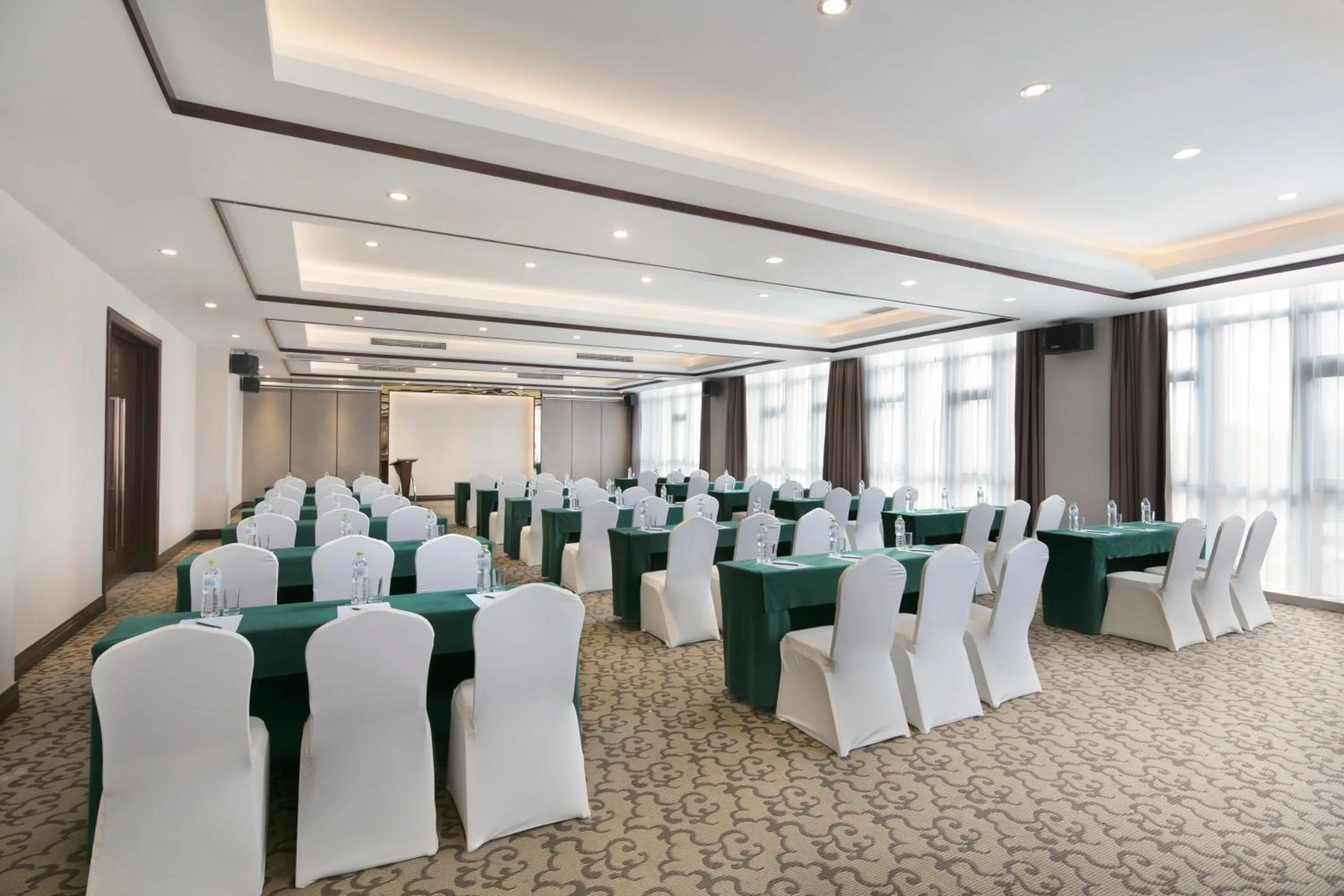 Meeting/conference room in Holiday Inn Beijing Airport Zone by IHG