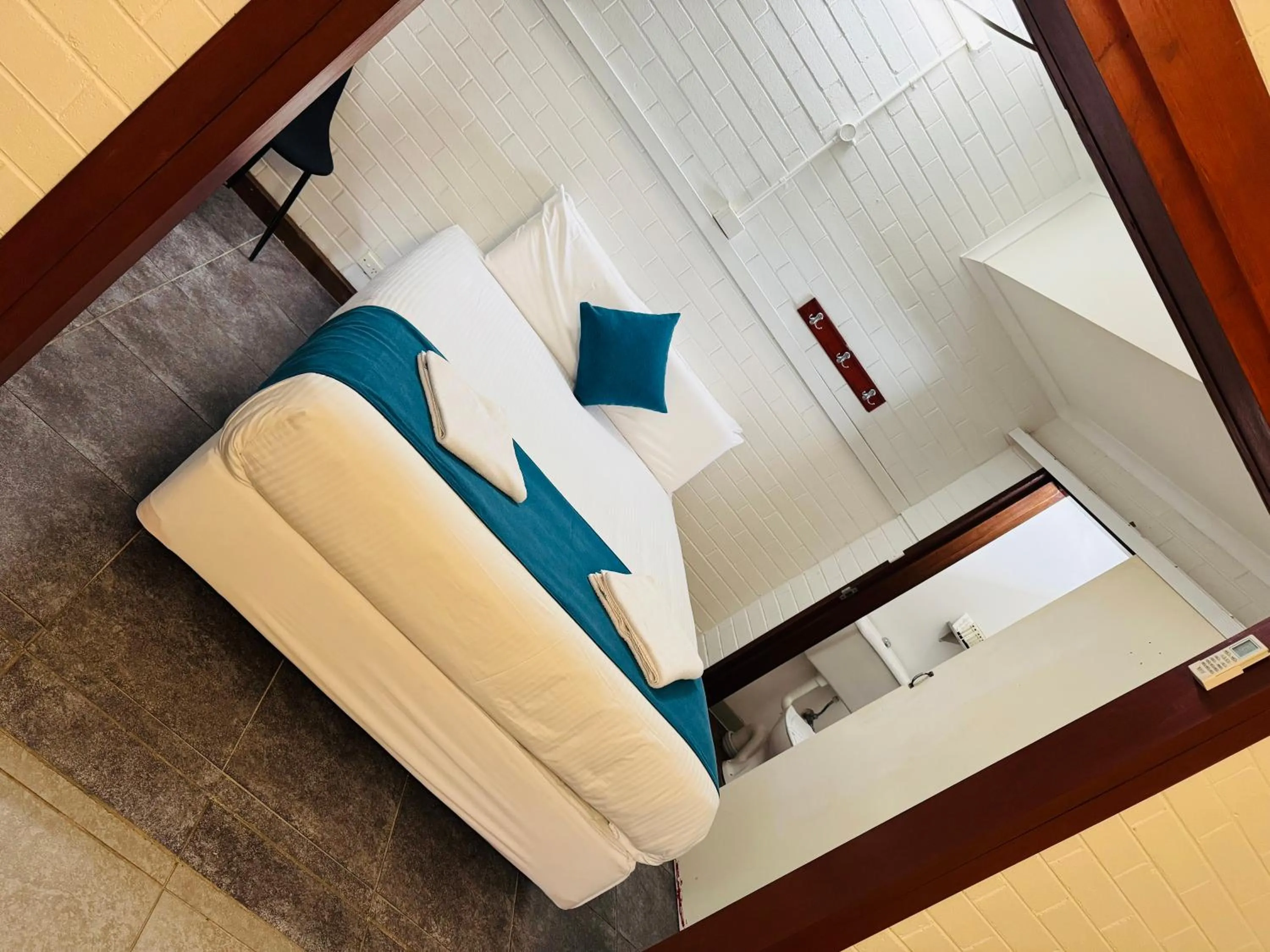 Bed in Railway Lodge Motel