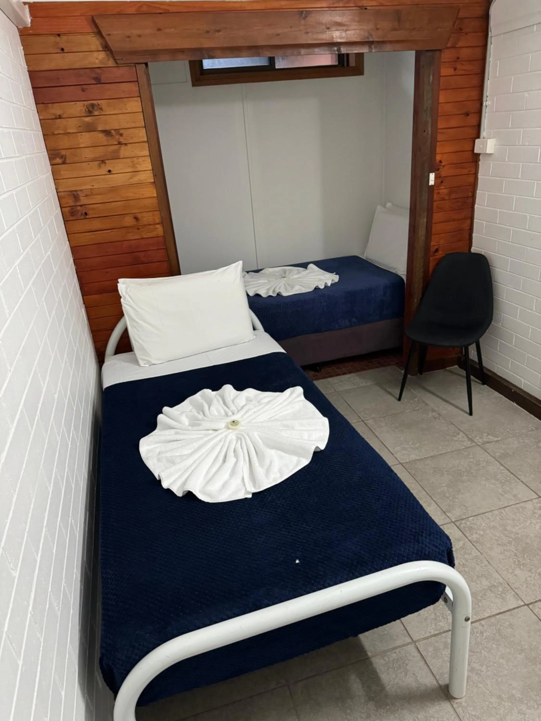 Bed in Railway Lodge Motel