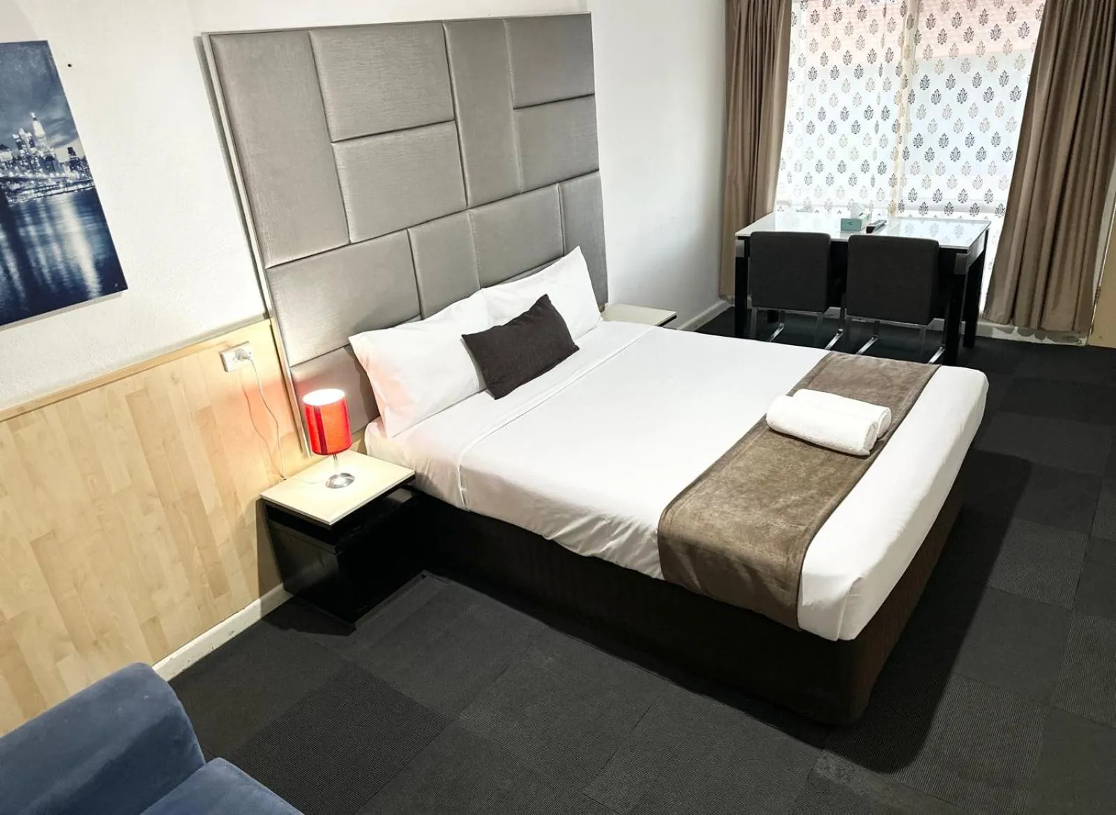 Bed in Countryman Motor Inn Cowra