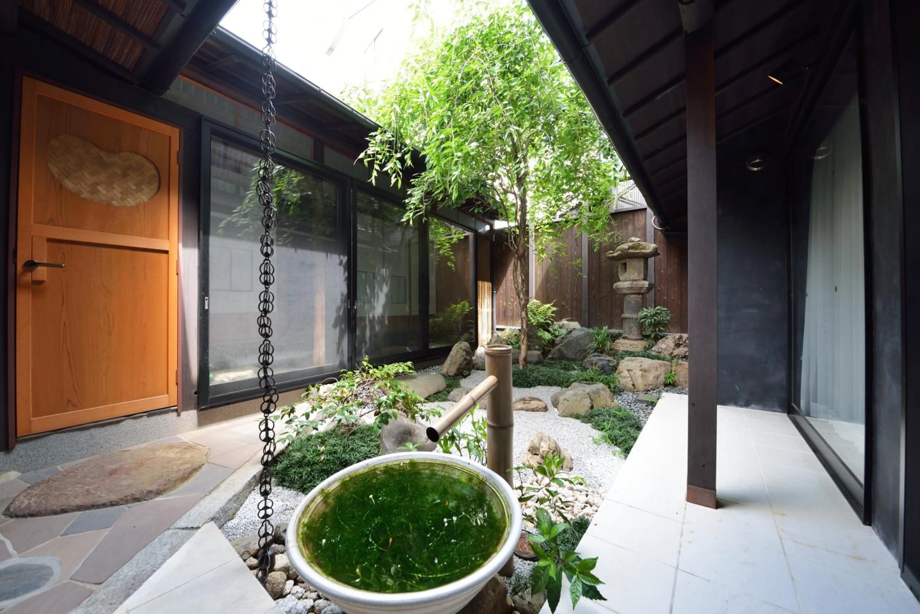 Garden in Takeya Kitano Honkan