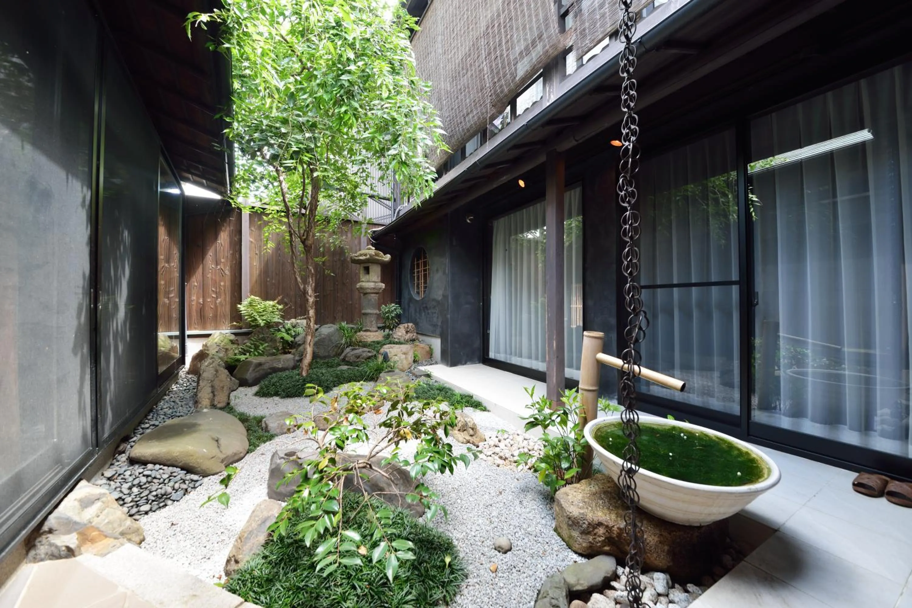 Garden in Takeya Kitano Honkan