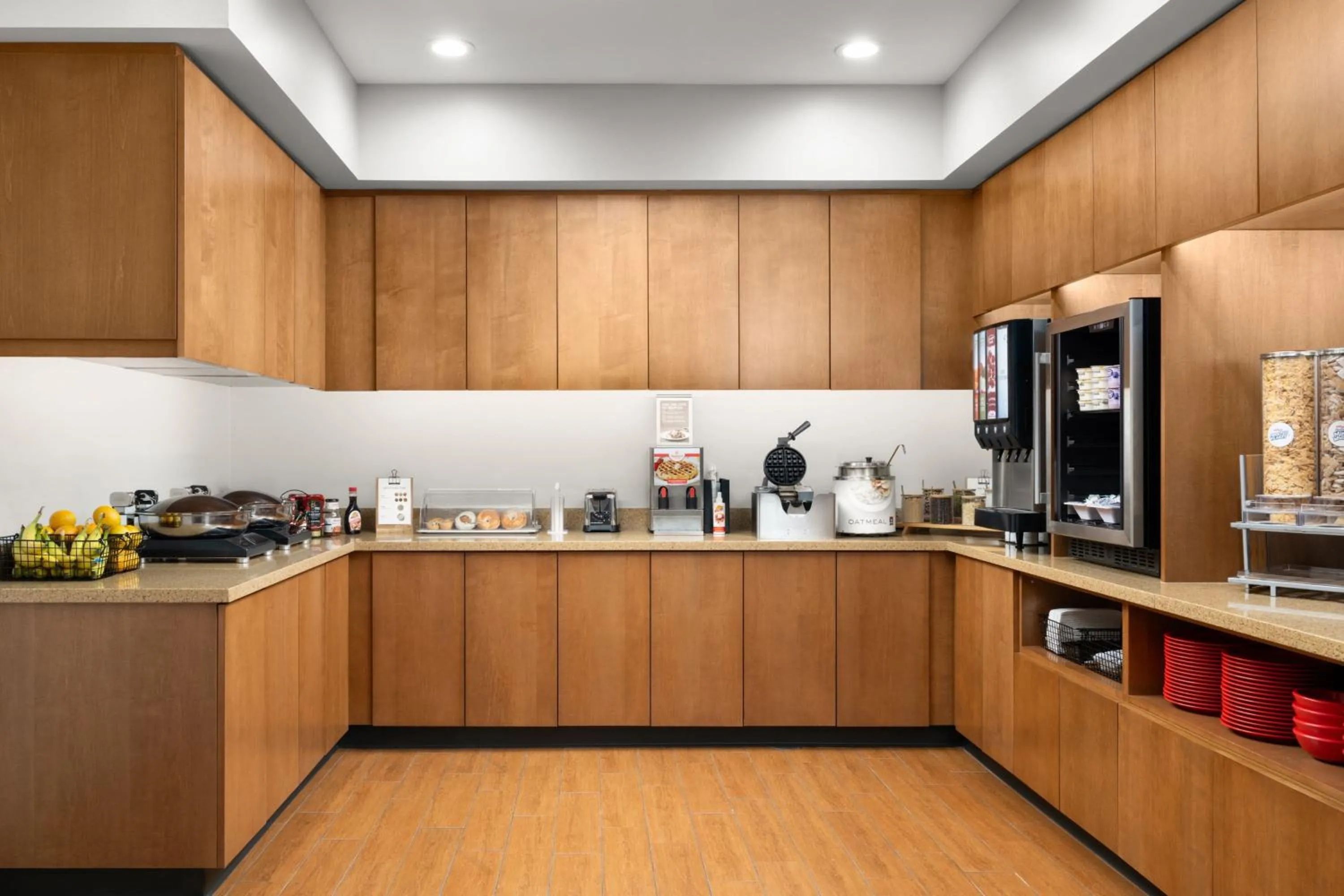 Restaurant/places to eat in TownePlace Suites by Marriott Champaign