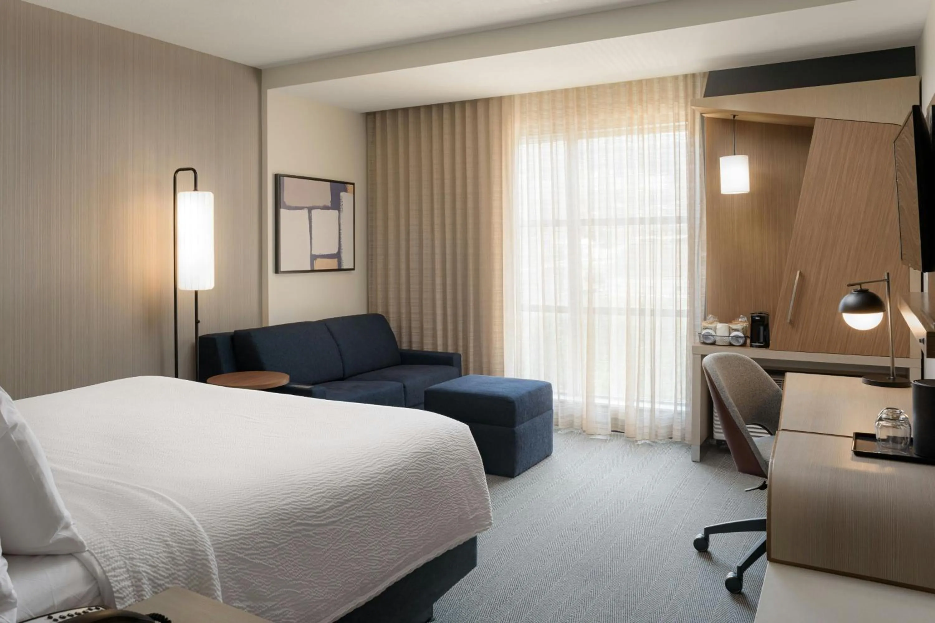 Photo of the whole room, Bed in Courtyard by Marriott Gatlinburg Downtown