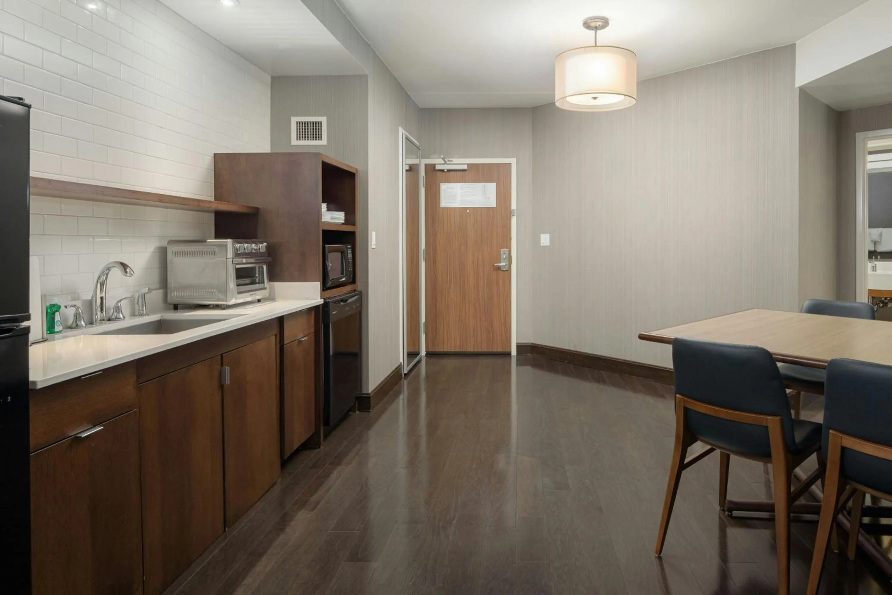 Kitchen or kitchenette in Courtyard by Marriott Gatlinburg Downtown