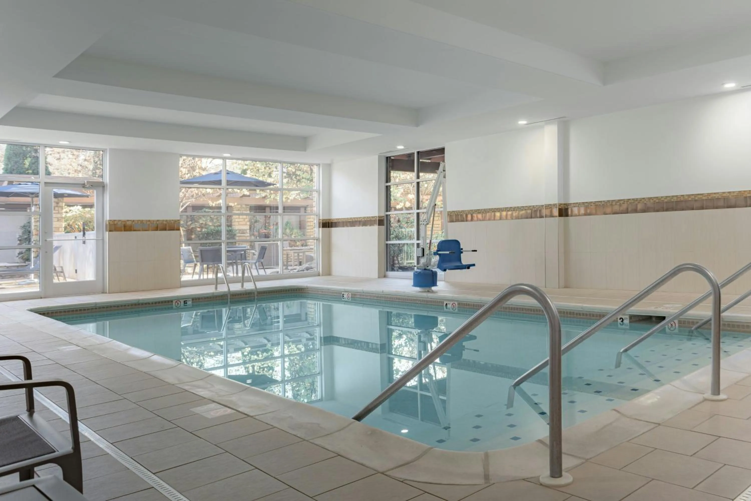 Swimming pool in Courtyard by Marriott Gatlinburg Downtown