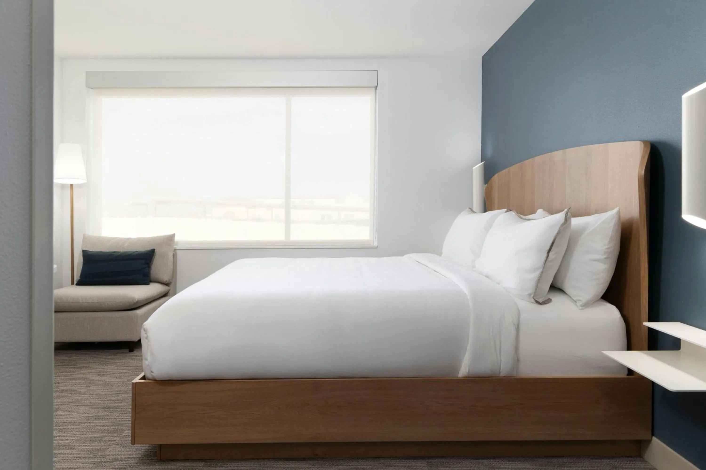 Photo of the whole room, Bed in Element Las Vegas Airport