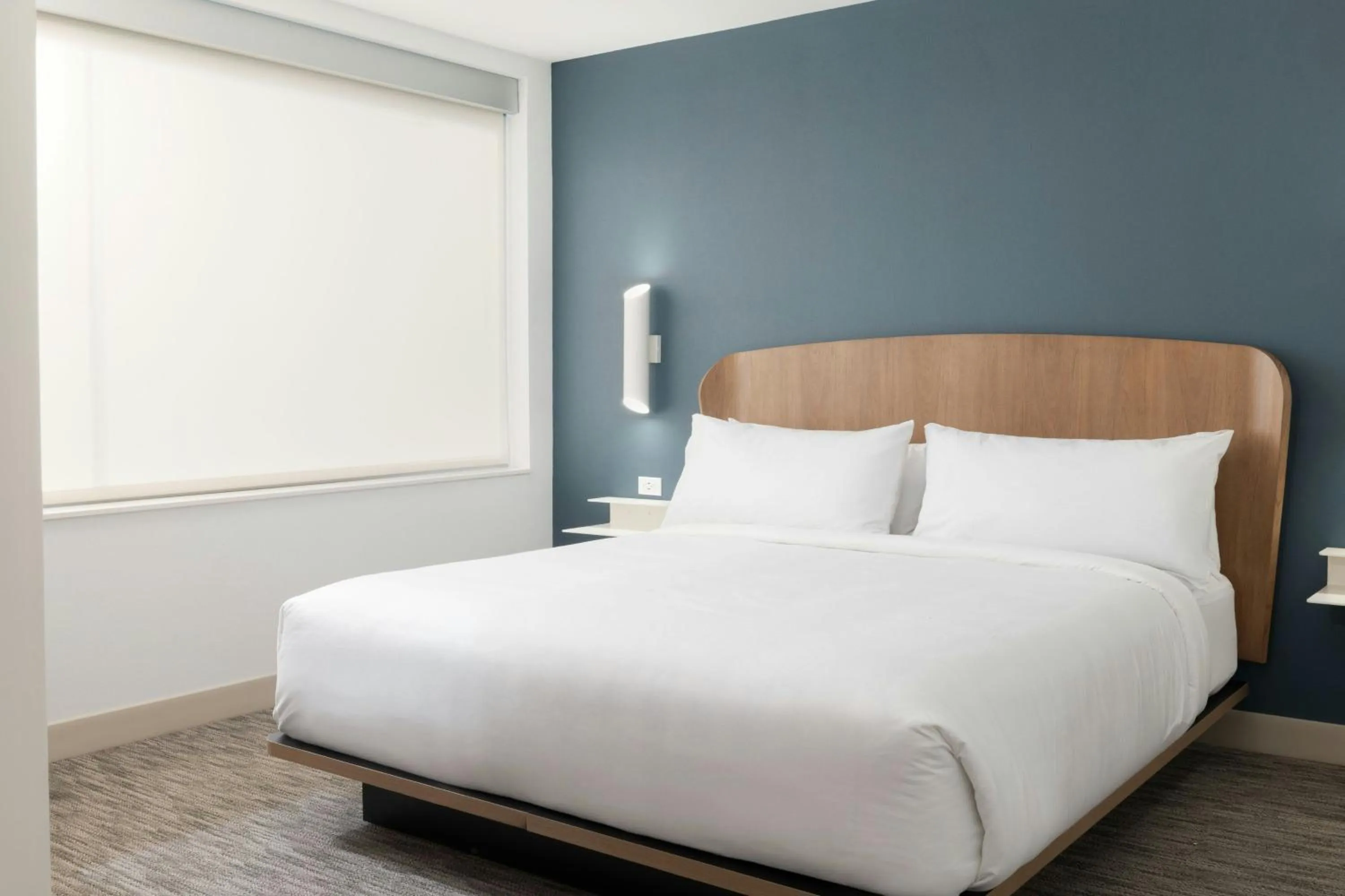 Bedroom, Bed in Element Las Vegas Airport