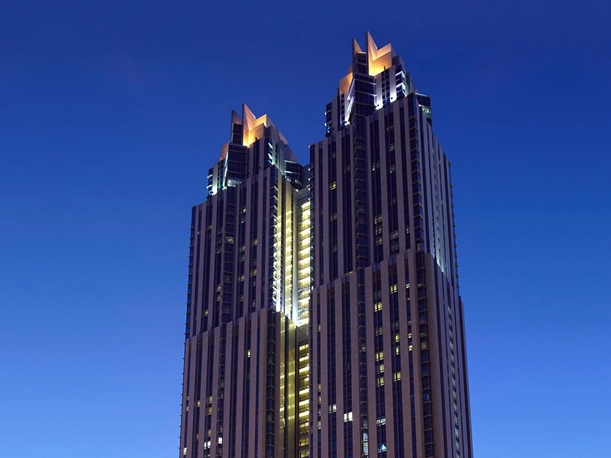 Facade/entrance in Shangri-La Apartments