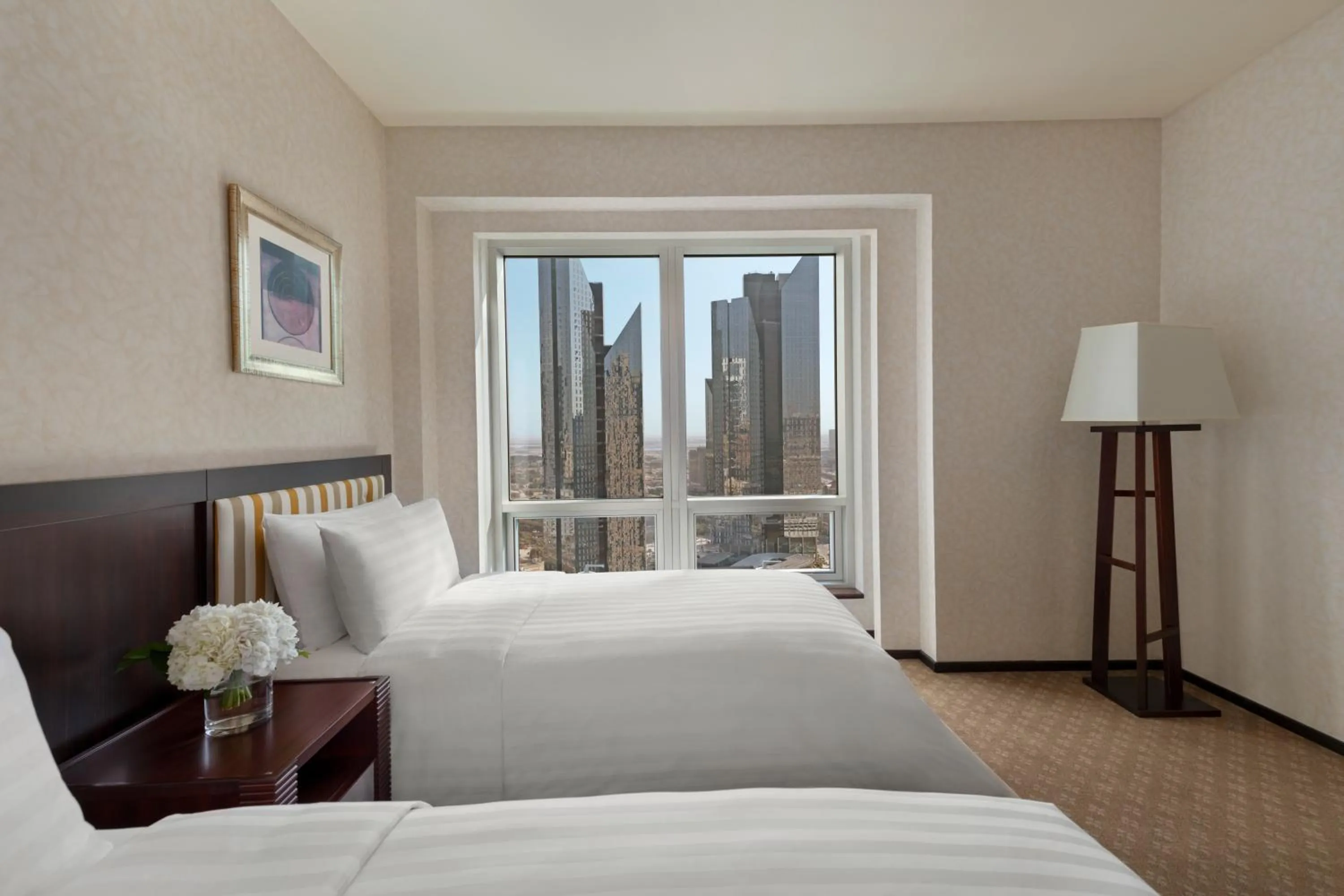 Bedroom, Bed in Shangri-La Apartments