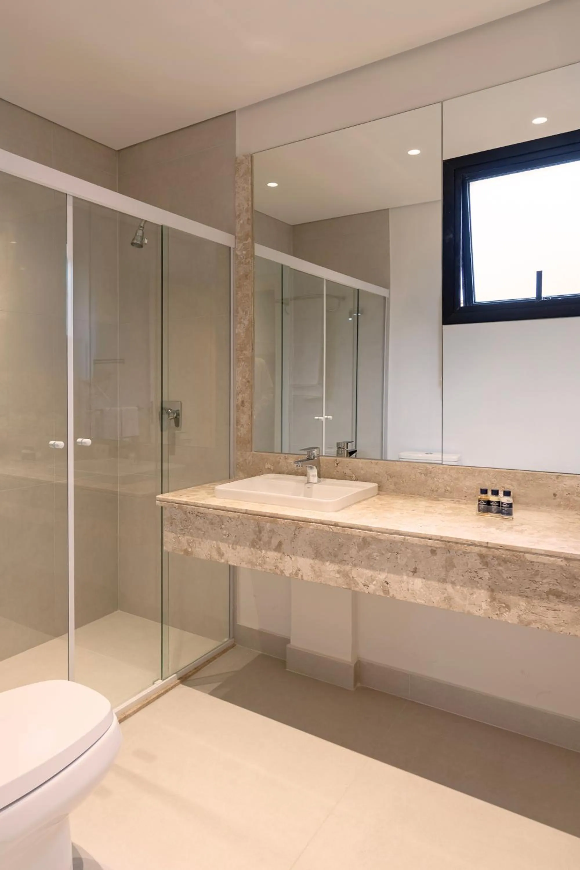 Bathroom in Estanplaza Nações Unidas