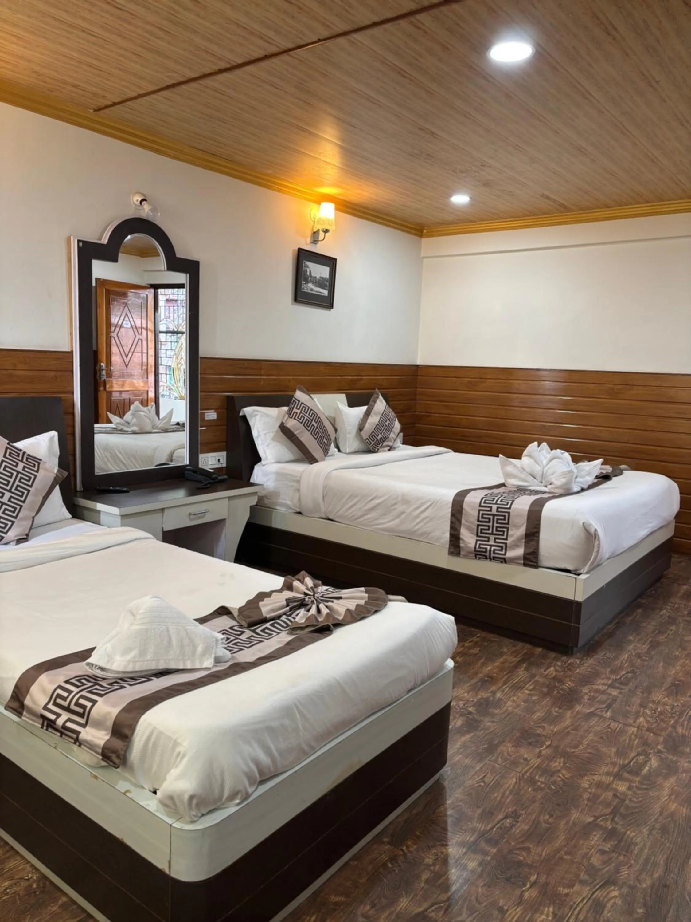 Bed in Hotel KASTURI PALACE & RESTAURANT DARJEELING